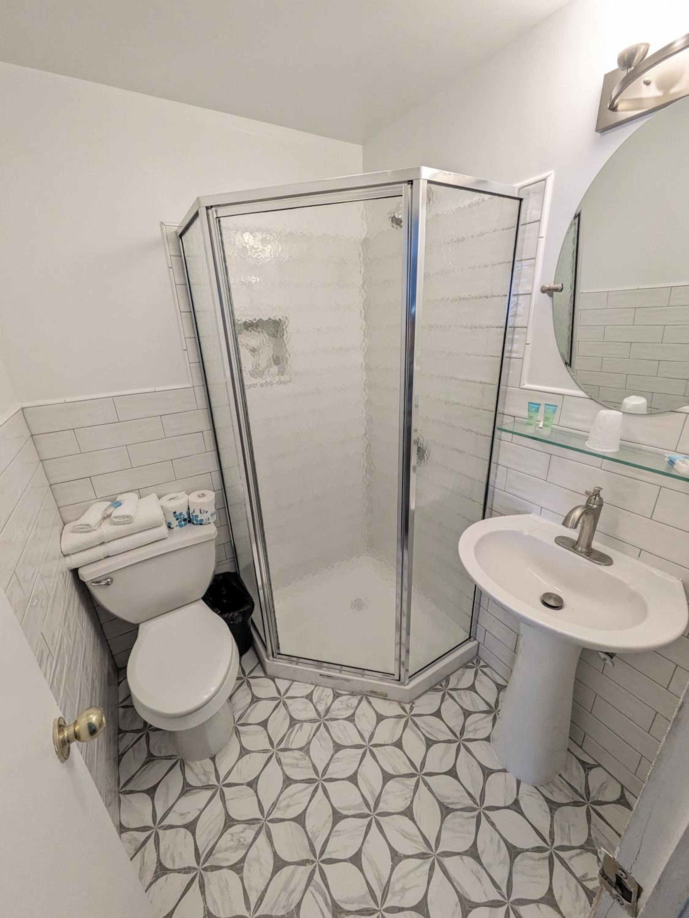 Standard King Room photo 2