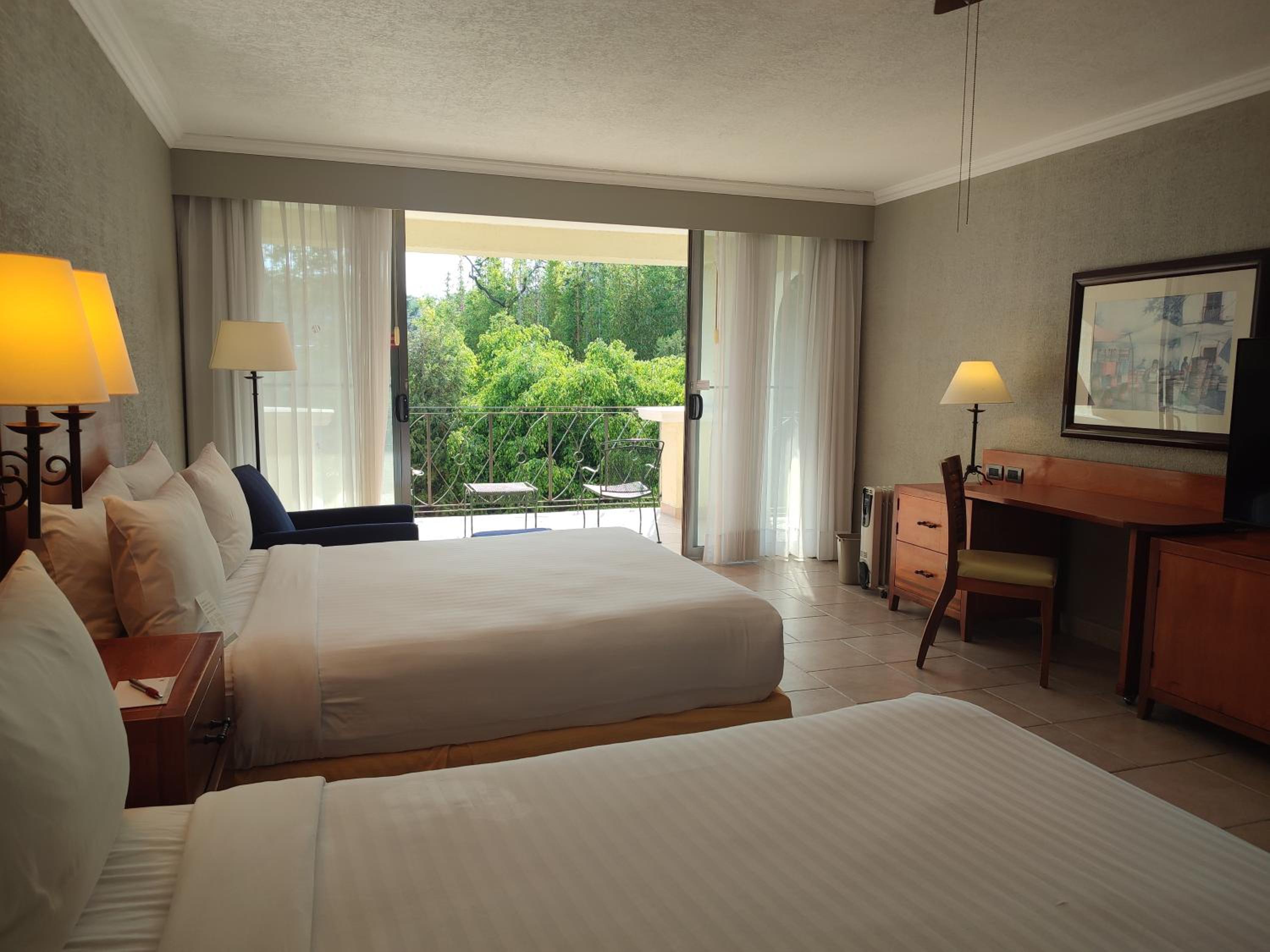 Guest Room, 2 Queen, Garden View, Balcony