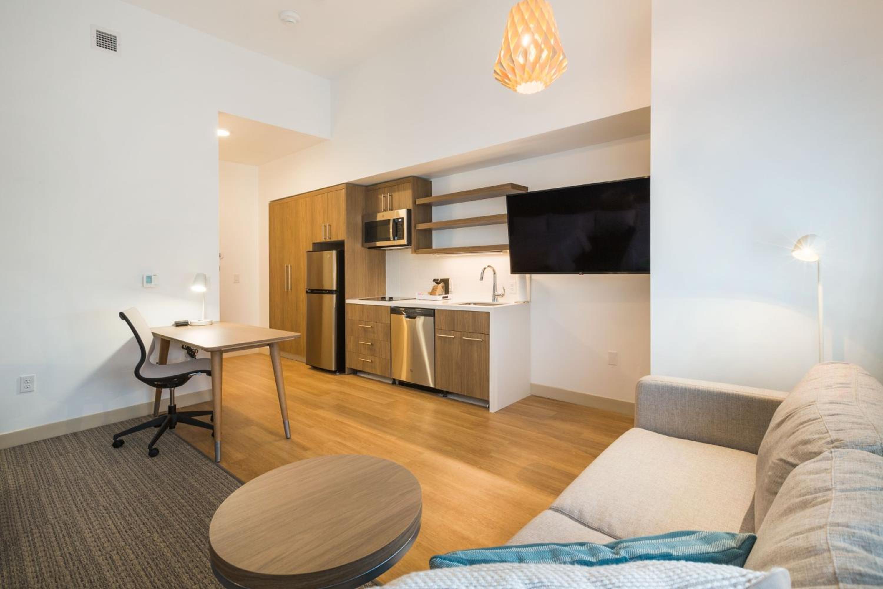 Studio with Two Queen Beds and Sofa Bed - Hearing Accessible - Photo 2