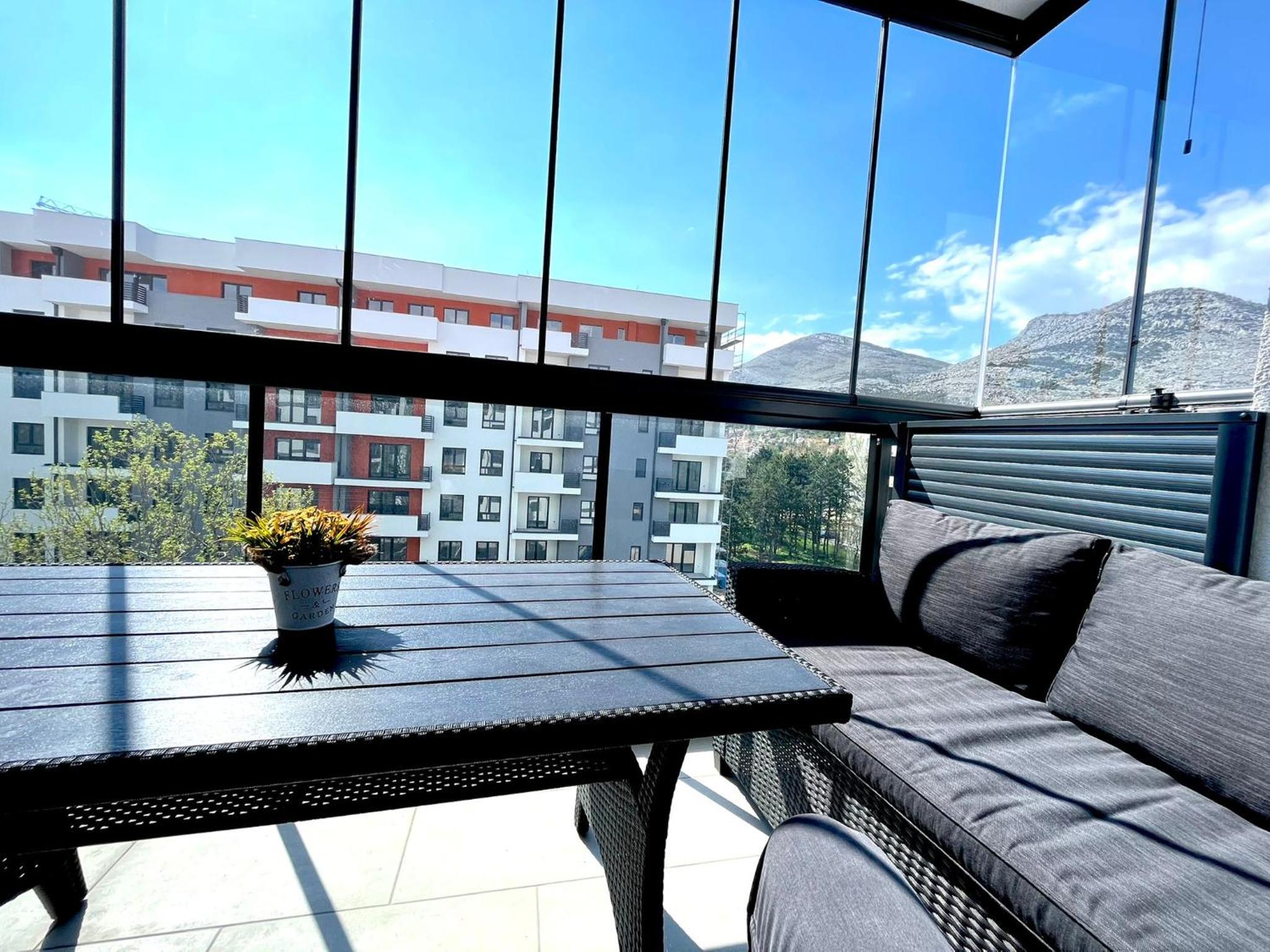 Deluxe Apartment photo 2