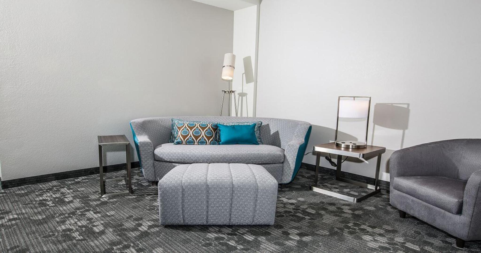 Queen Suite with Two Queen Beds, Bathtub and Sofa Bed - Mobility Access
