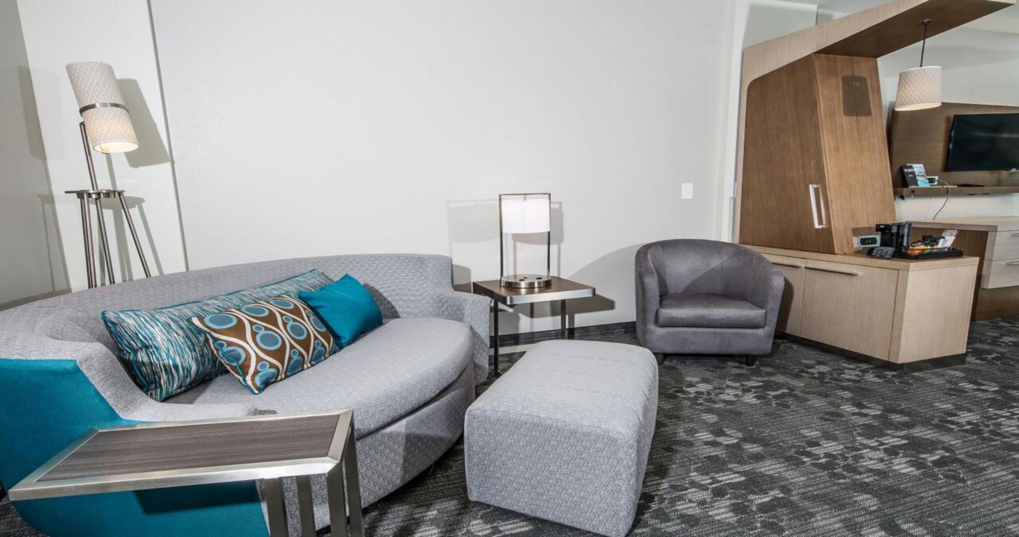 Queen Suite with Two Queen Beds and Sofa Bed - Hearing Accessible