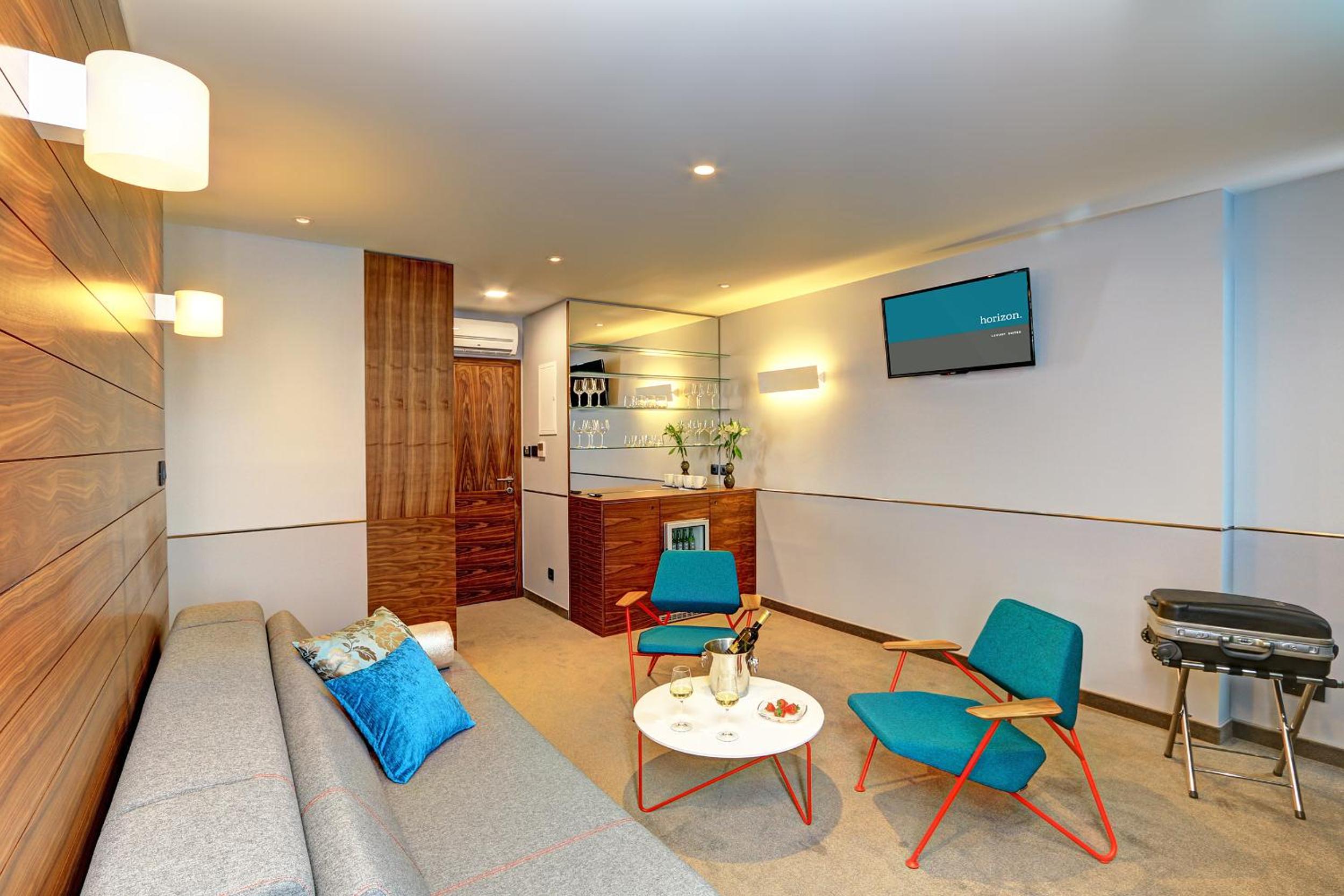 Superior Suite with Sea View - Photo 5