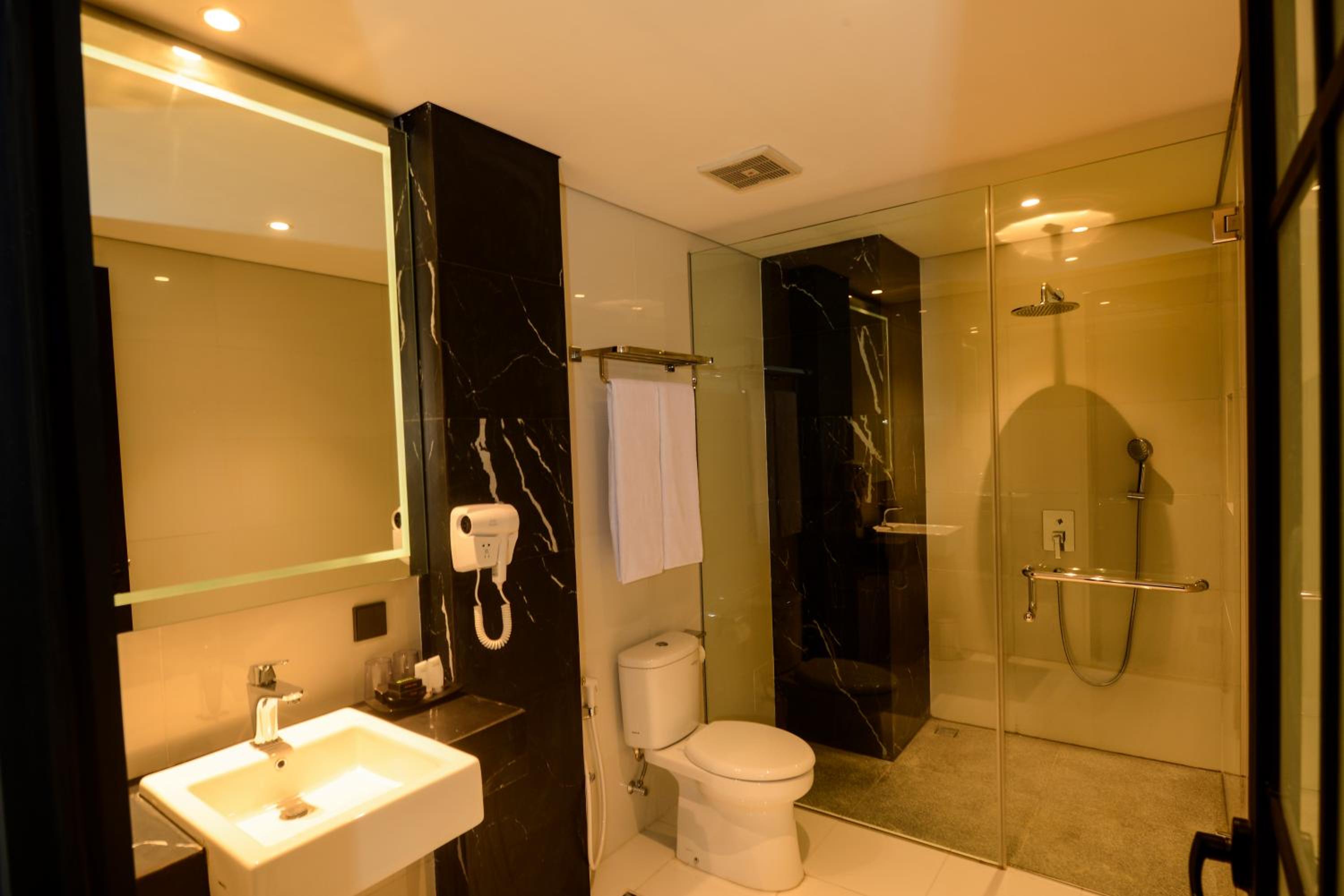 Executive King Room - Photo 2
