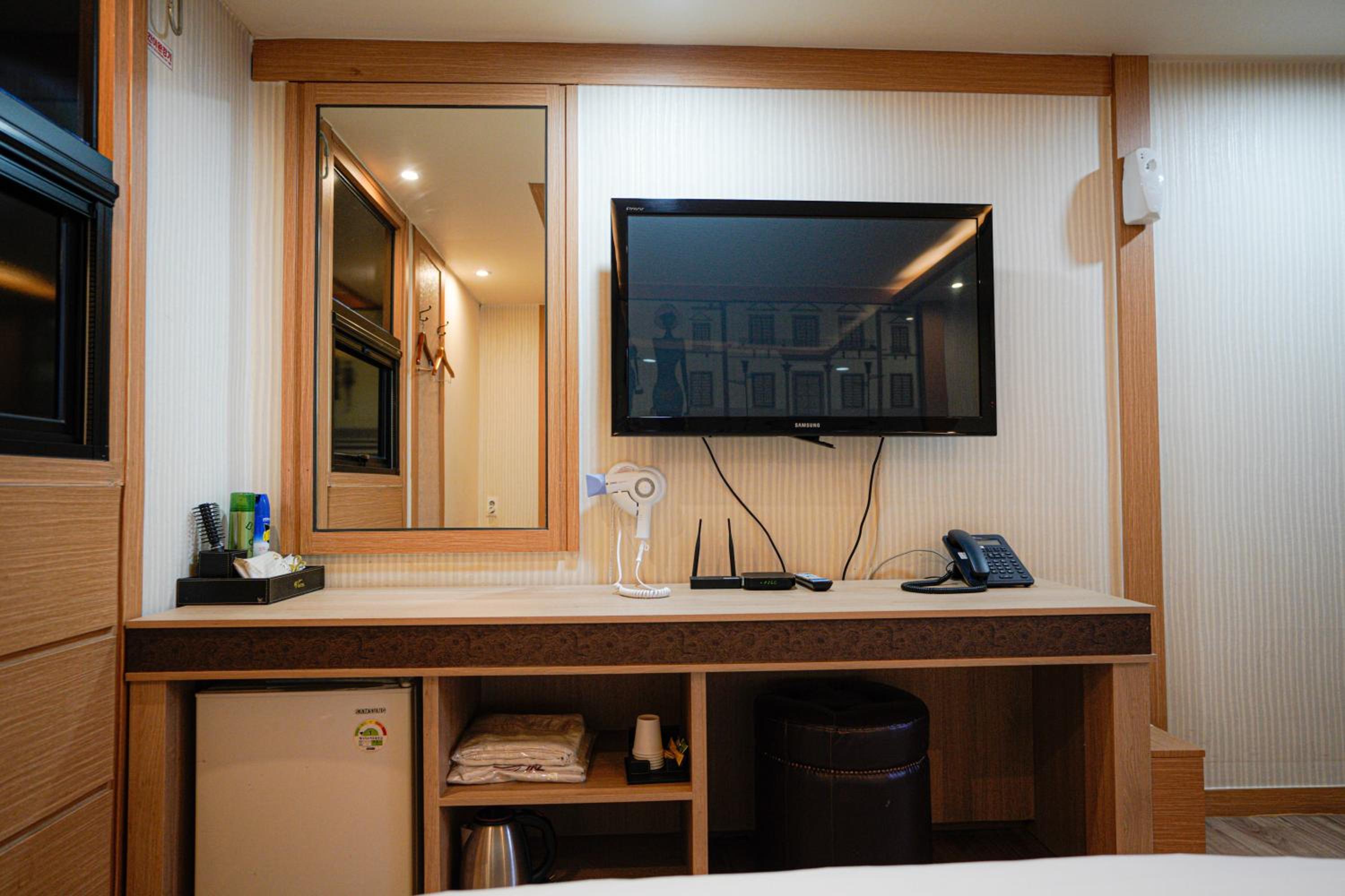 Standard Double Room - Photo 5