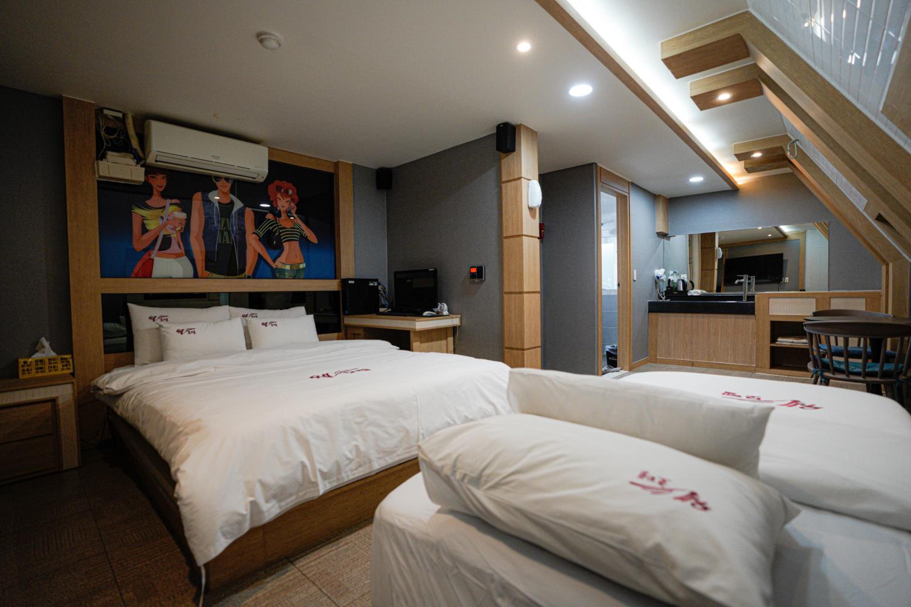 Deluxe Twin Room - Photo 6