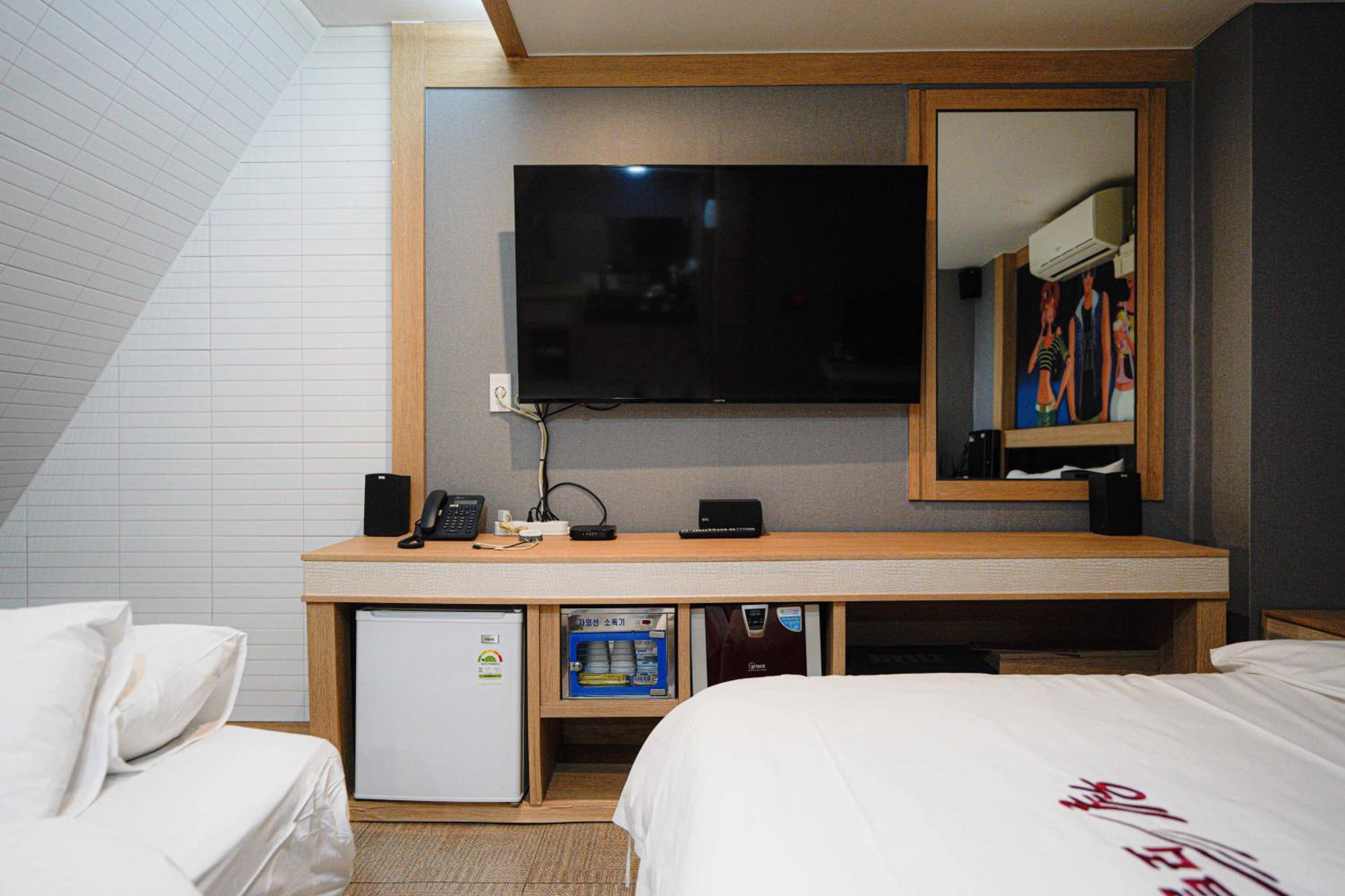 Deluxe Twin Room - Photo 3