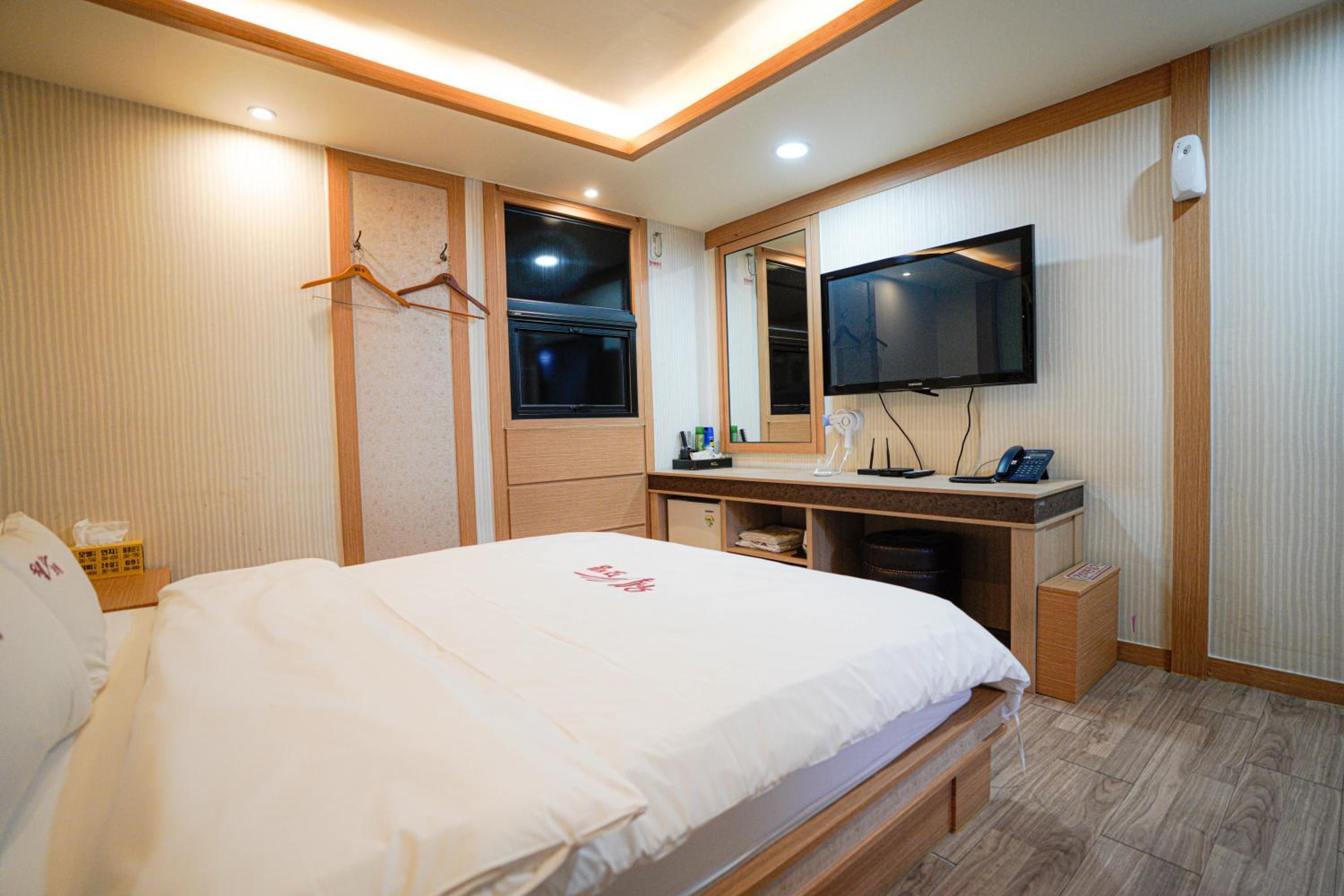 Standard Double Room - Photo 4