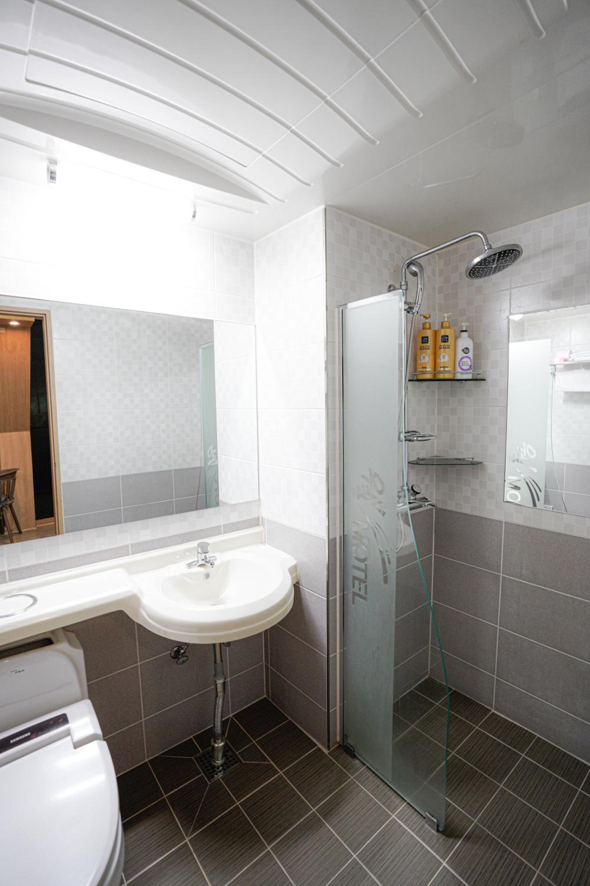 Deluxe Twin Room - Photo 7