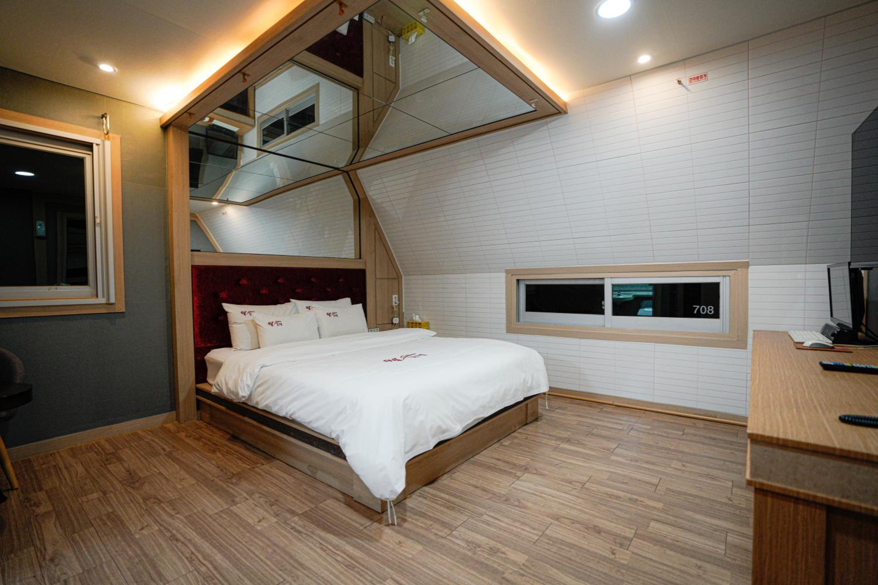 Deluxe Double Room - Photo 5