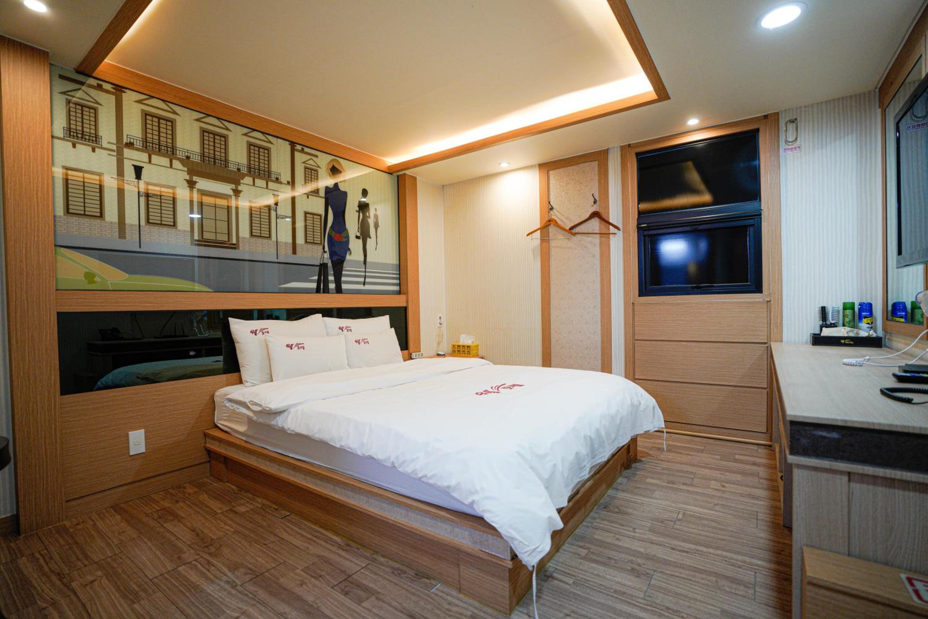 Standard Double Room - Photo 6