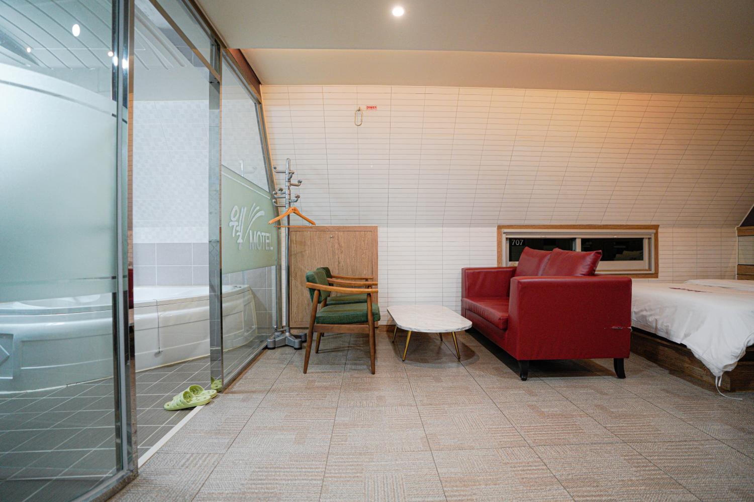 Family Suite - Photo 16