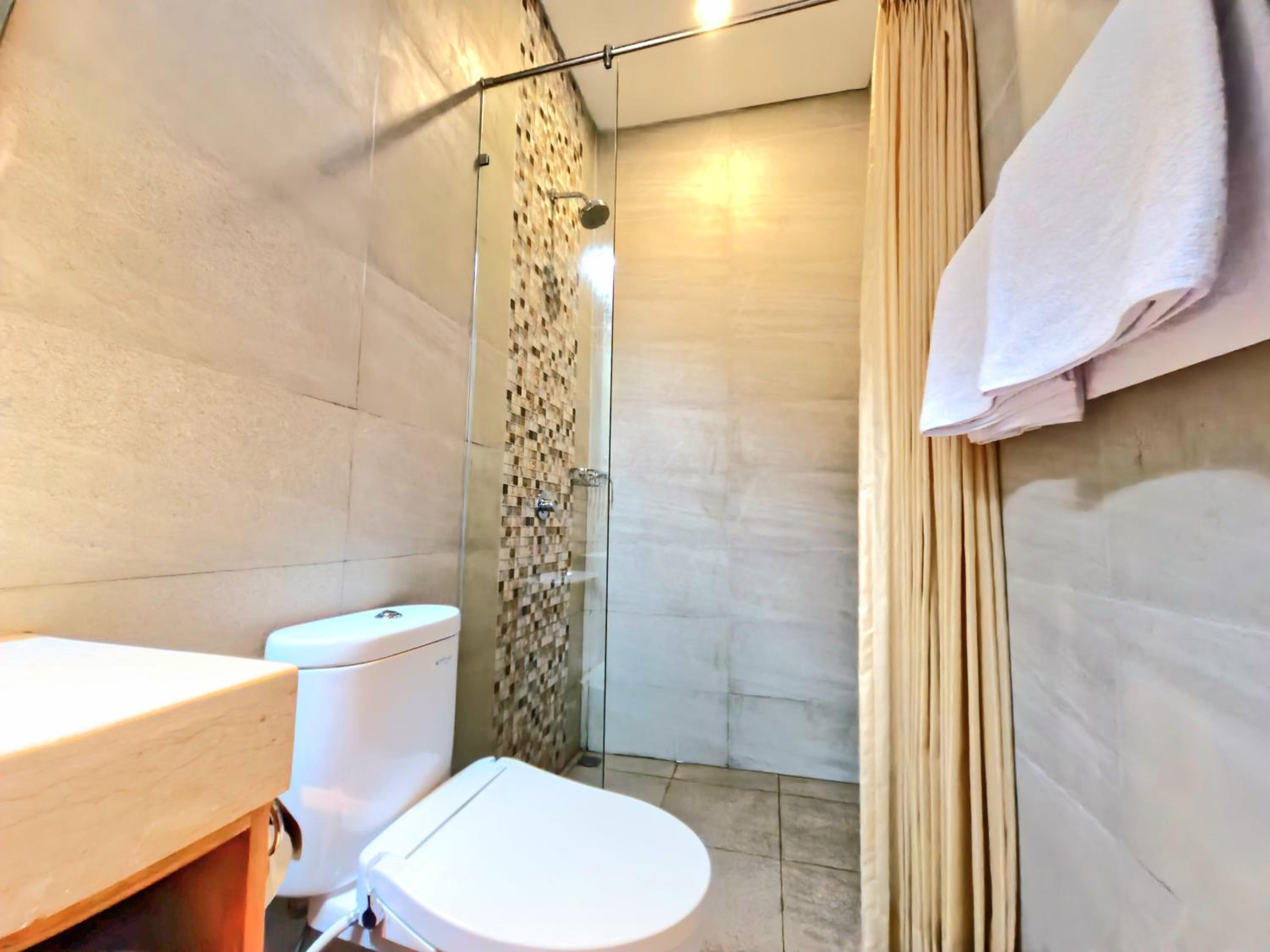 Standard Double Room - Photo 12