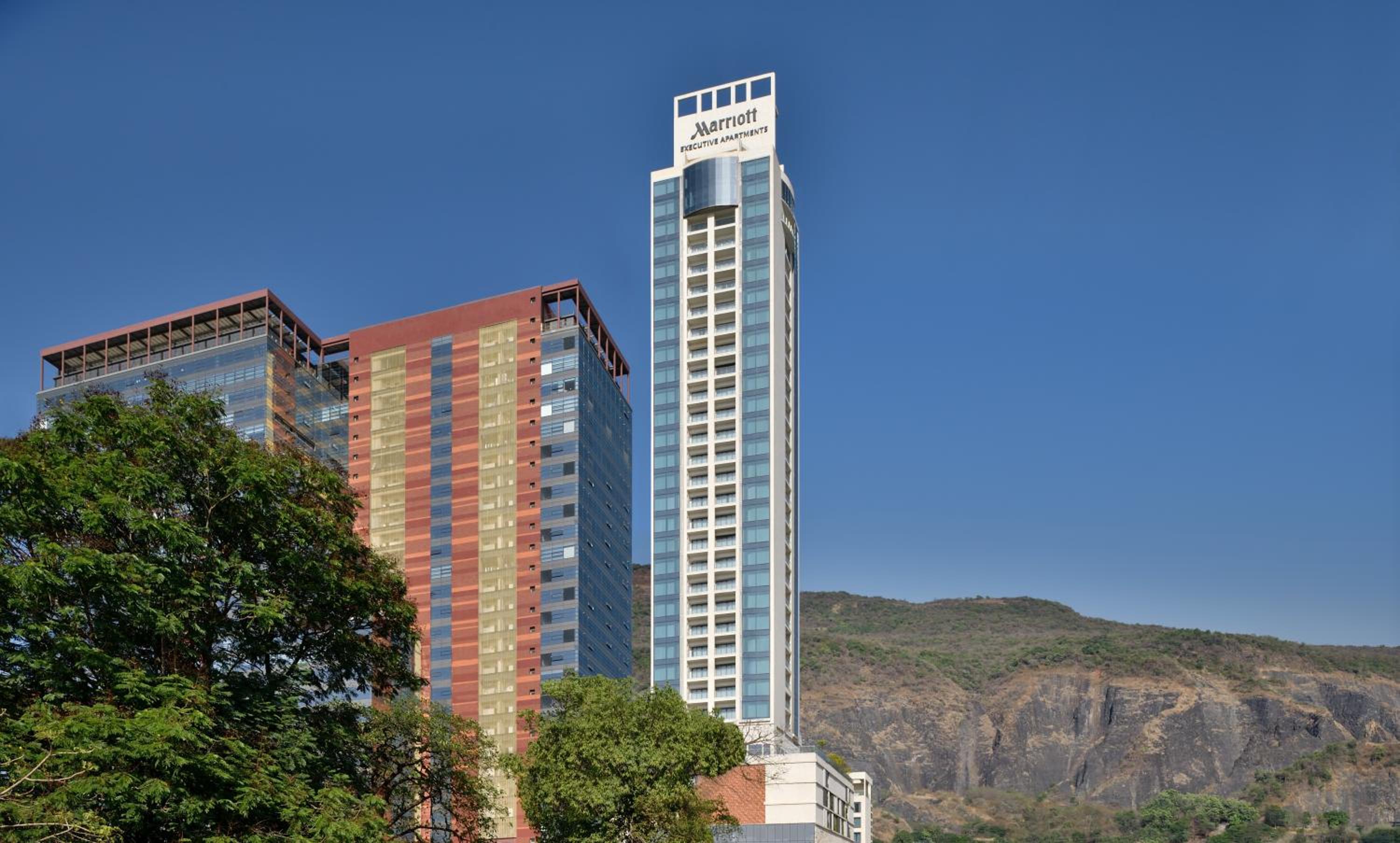 Guest Room, 1 King, Courtyard View - 20% discount on Food and Beverage photo 3