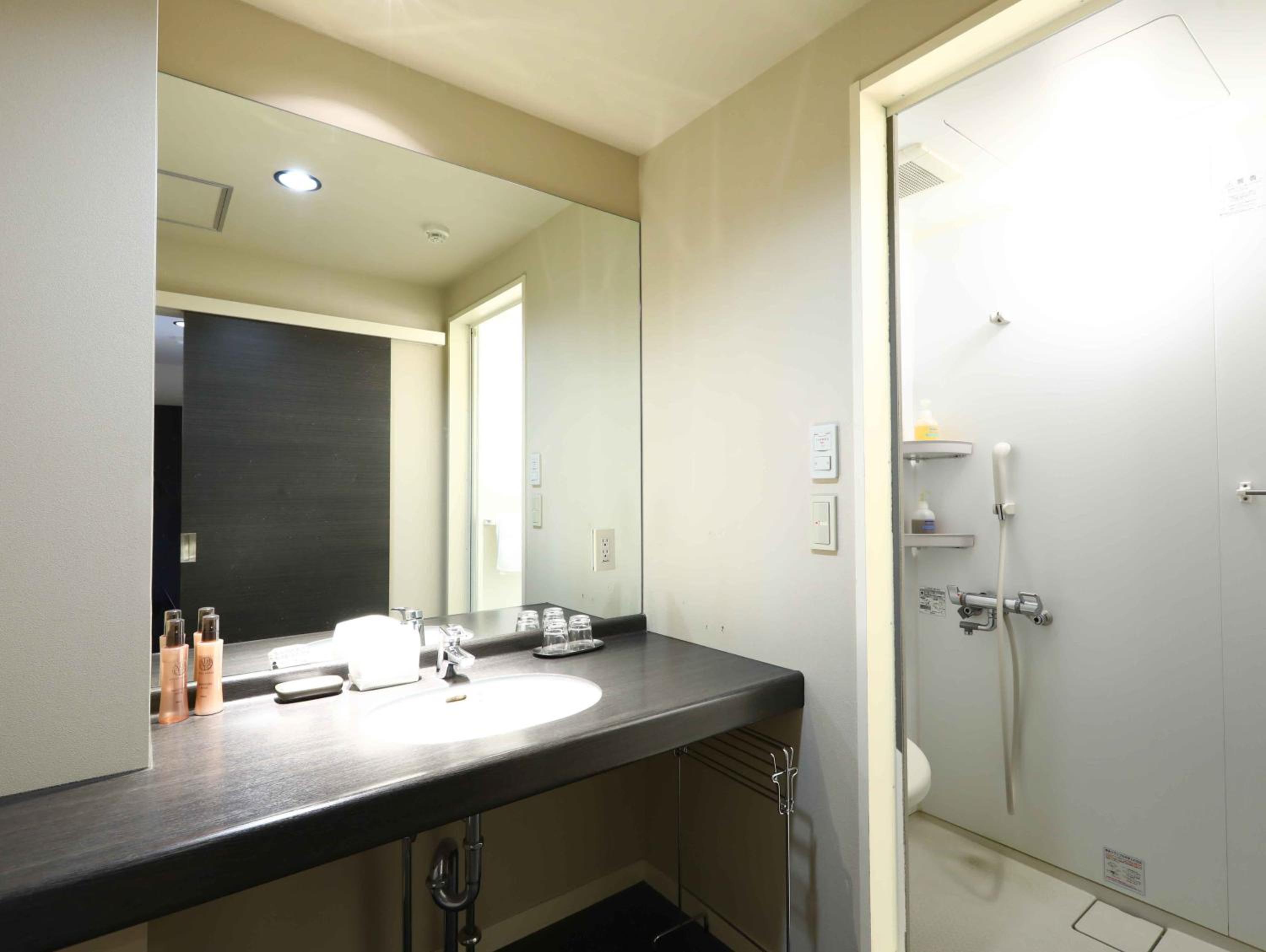 Twin Room with Shower photo 3