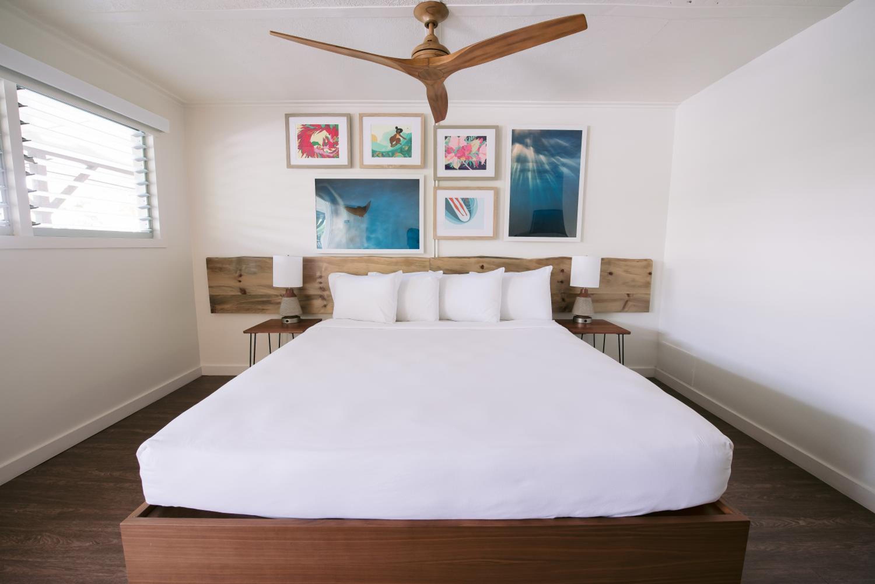 Deluxe King Room - Photo 2
