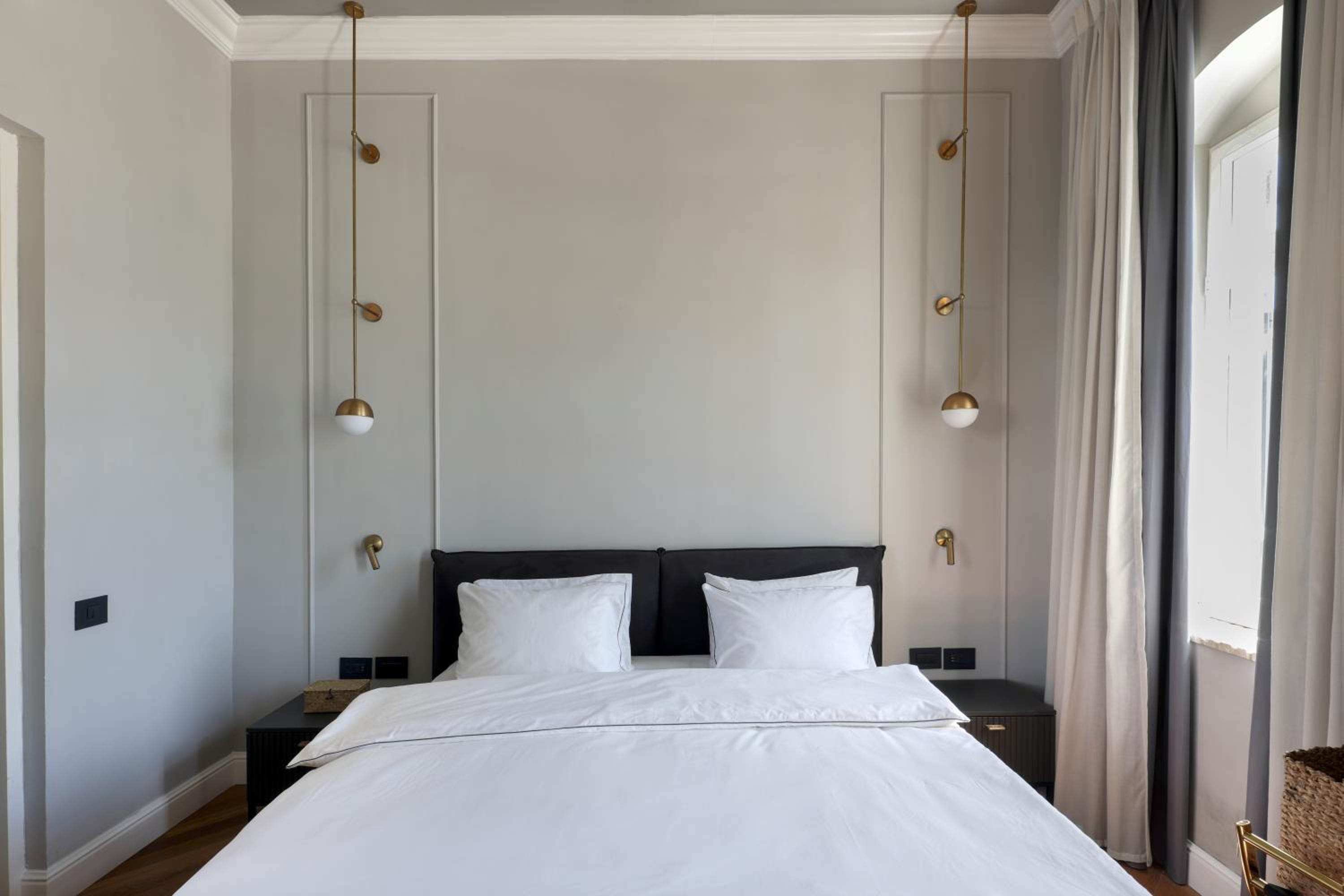 Deluxe Premium Room - Photo 11