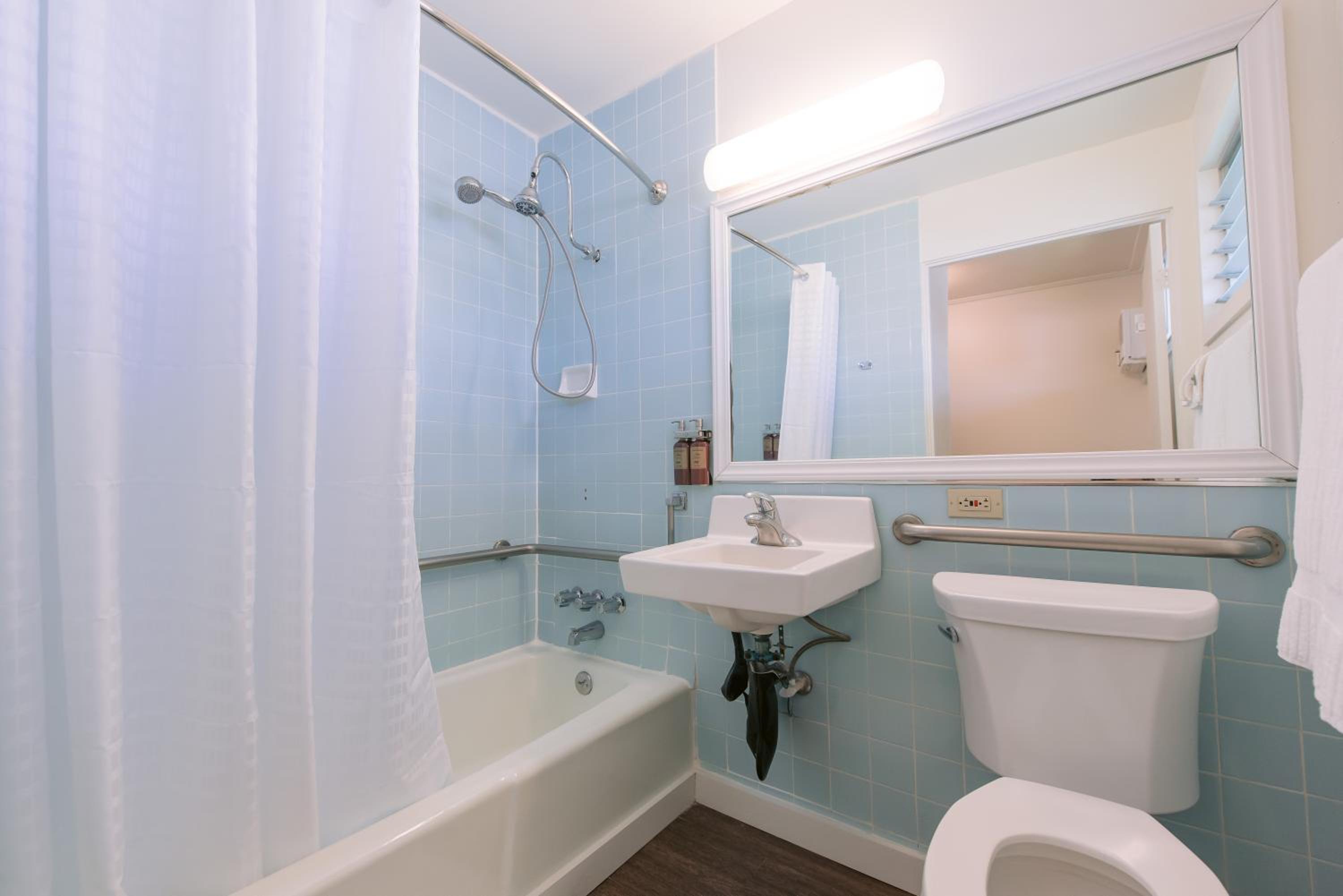 King Room - Disability Access - Photo 3