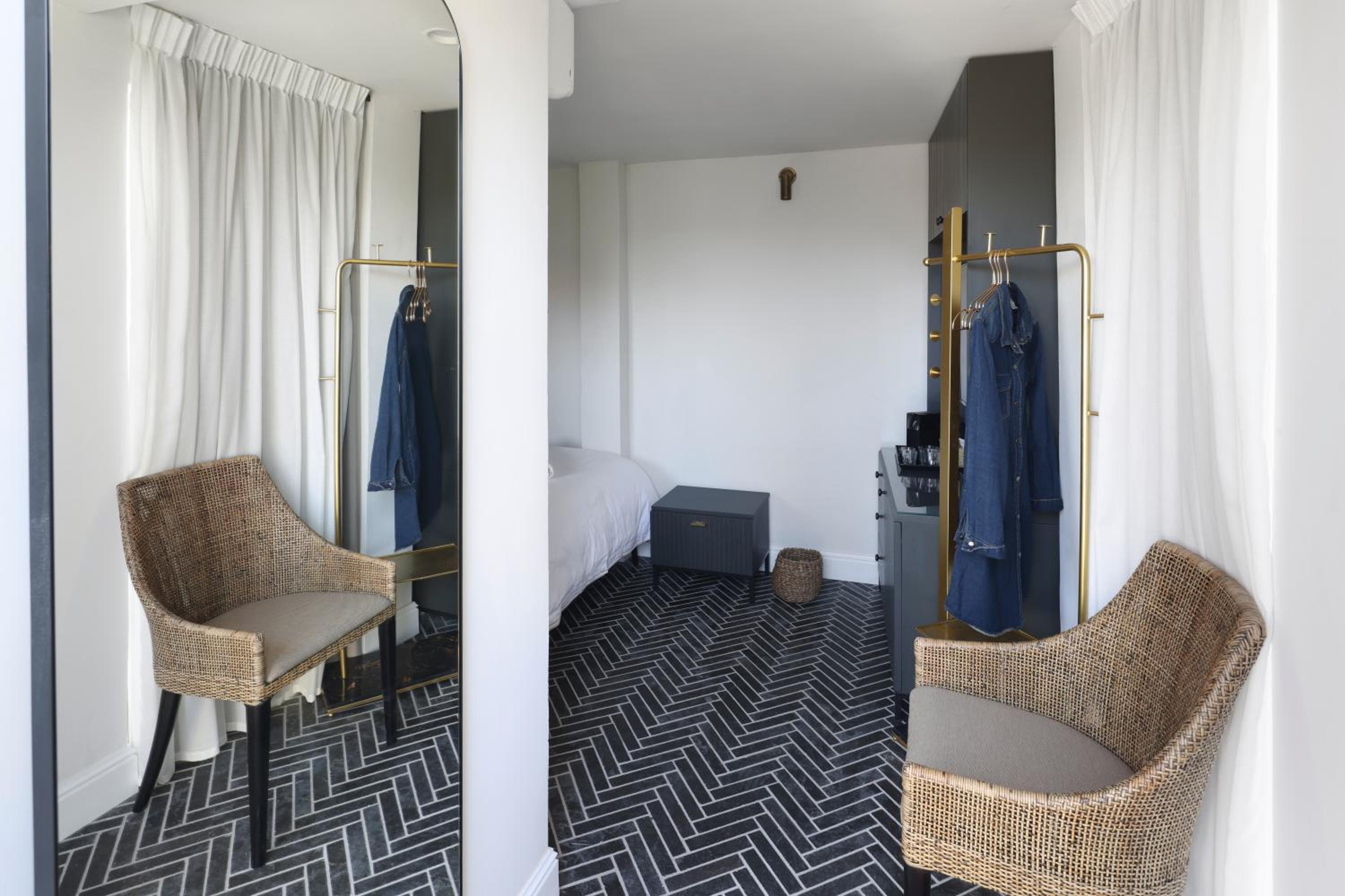 Mini Premium Room with Rooftop & Outdoor Bath - Photo 5