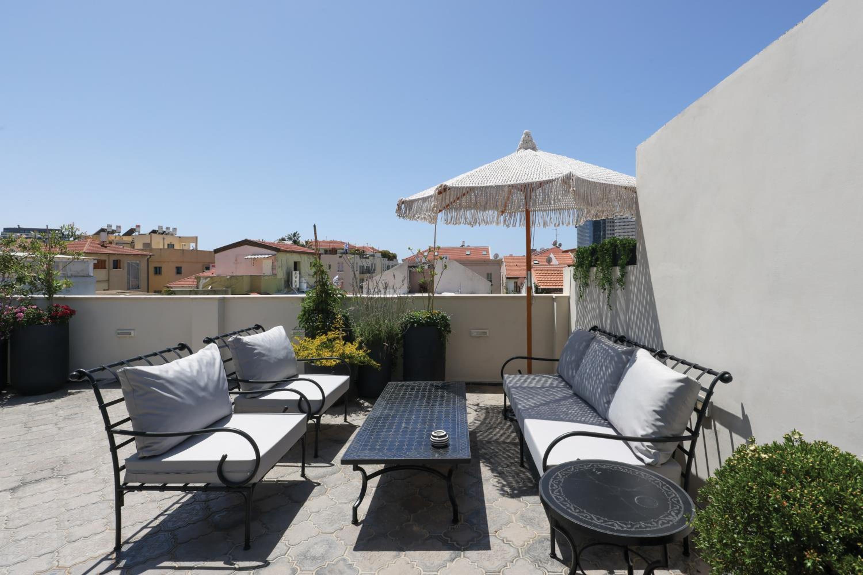 Mini Premium Room with Rooftop & Outdoor Bath - Photo 16