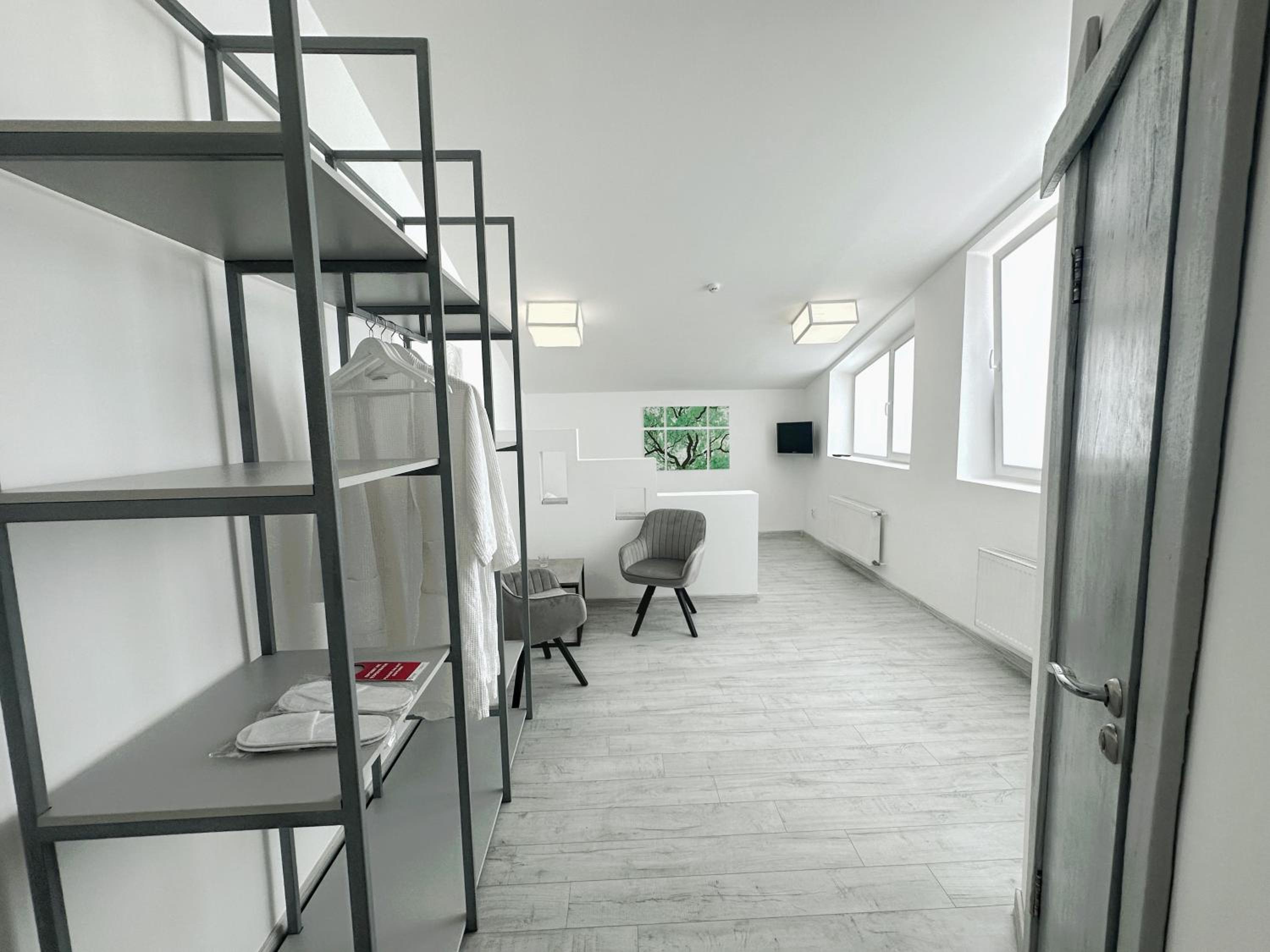 Large Double Room photo 3