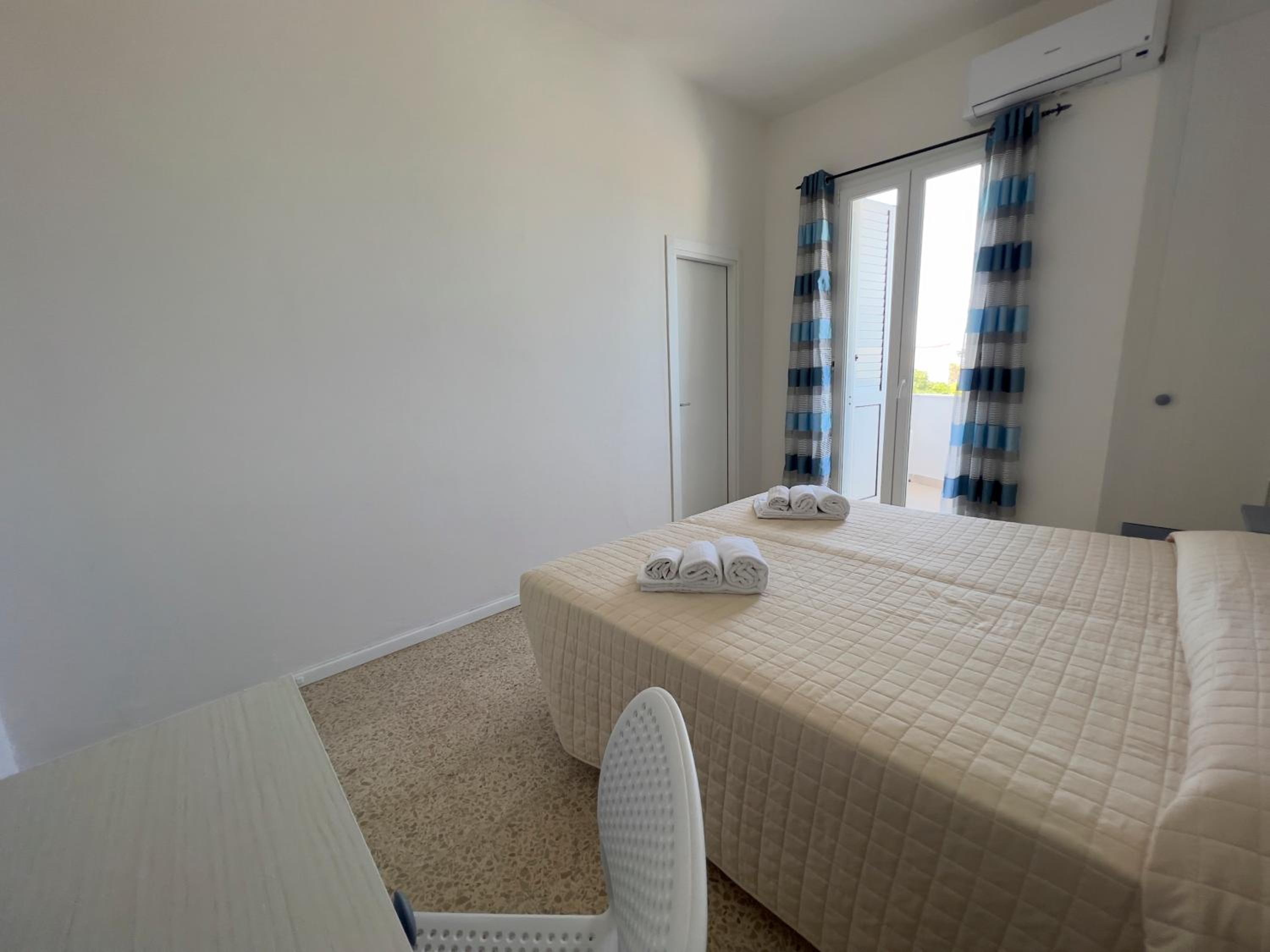 Double or Twin Room with Sea View