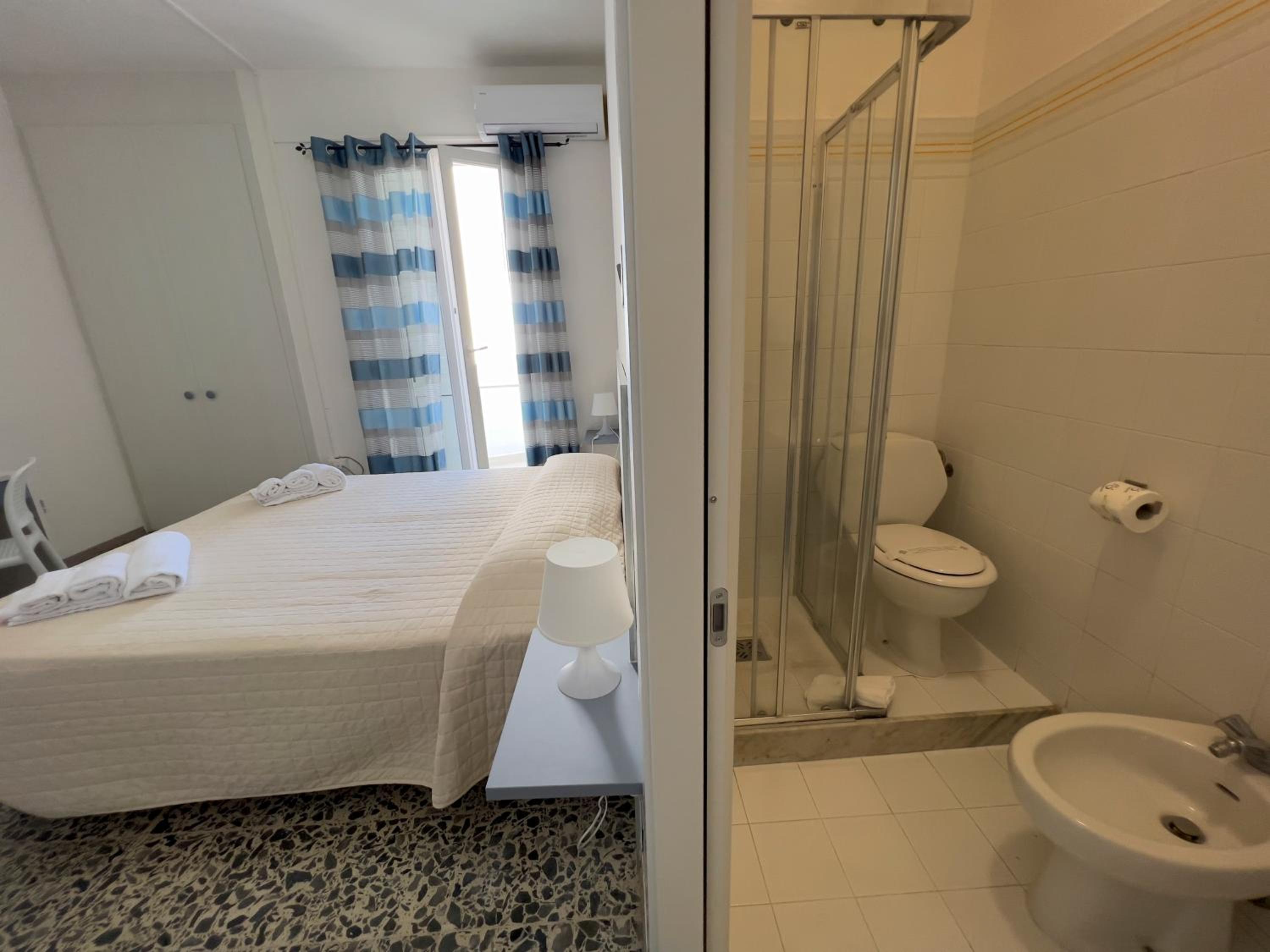 Quadruple Room with Sea View photo 2