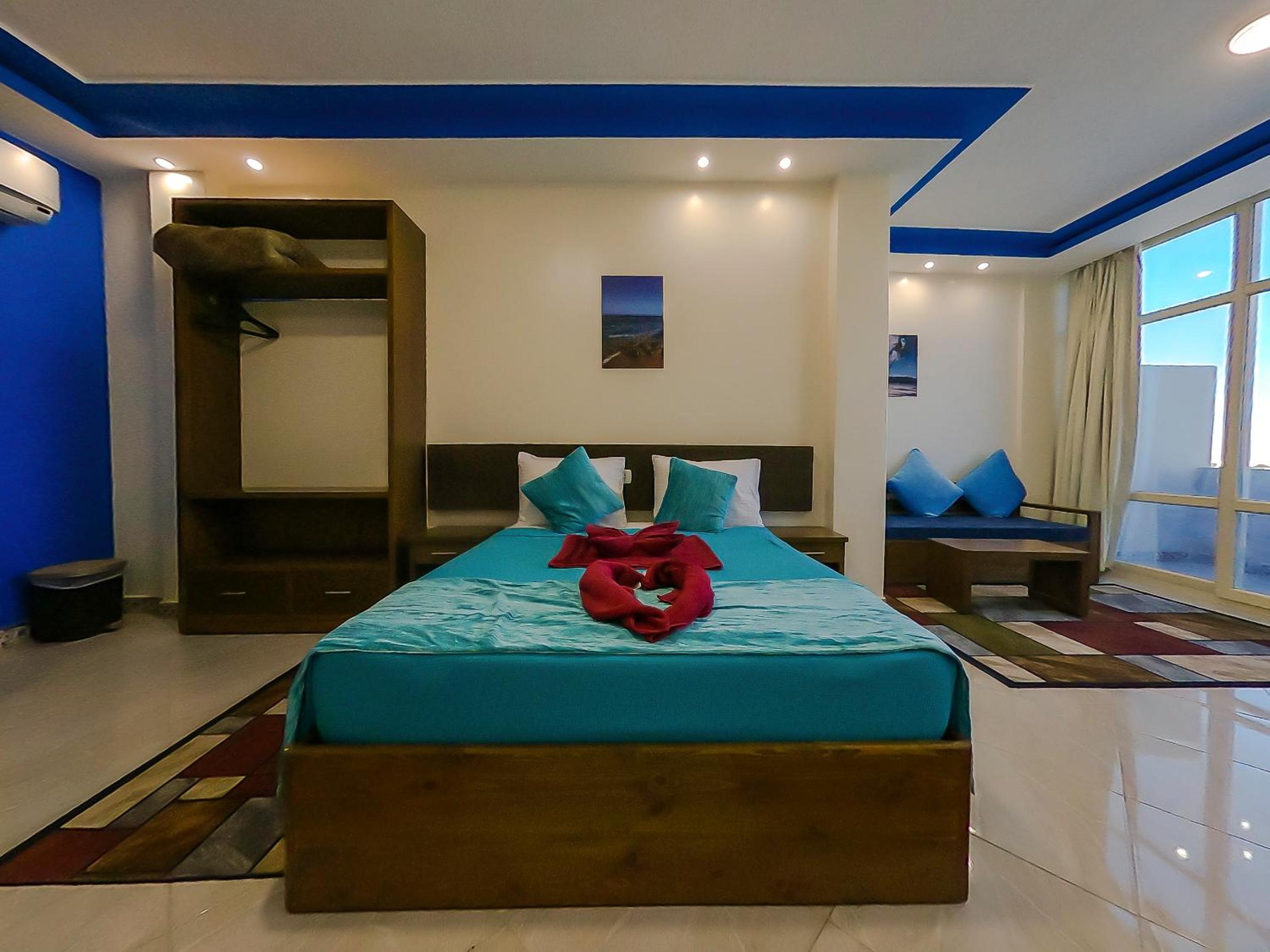 Deluxe Suite - Photo 6