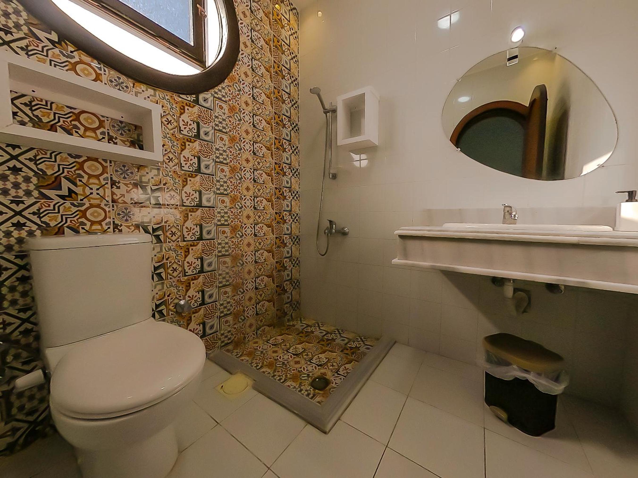 Deluxe Suite - Photo 9