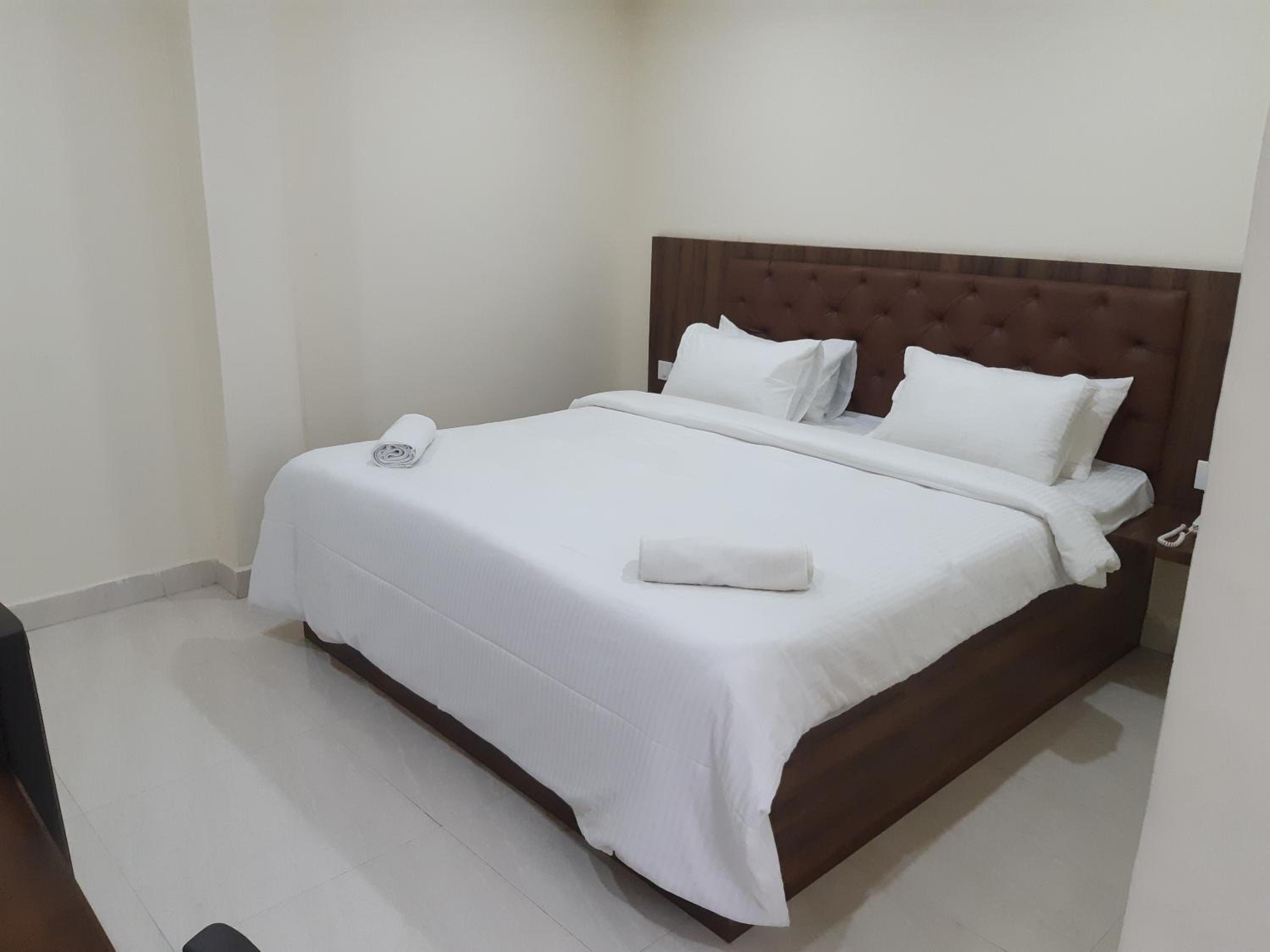 Deluxe King Room photo 2