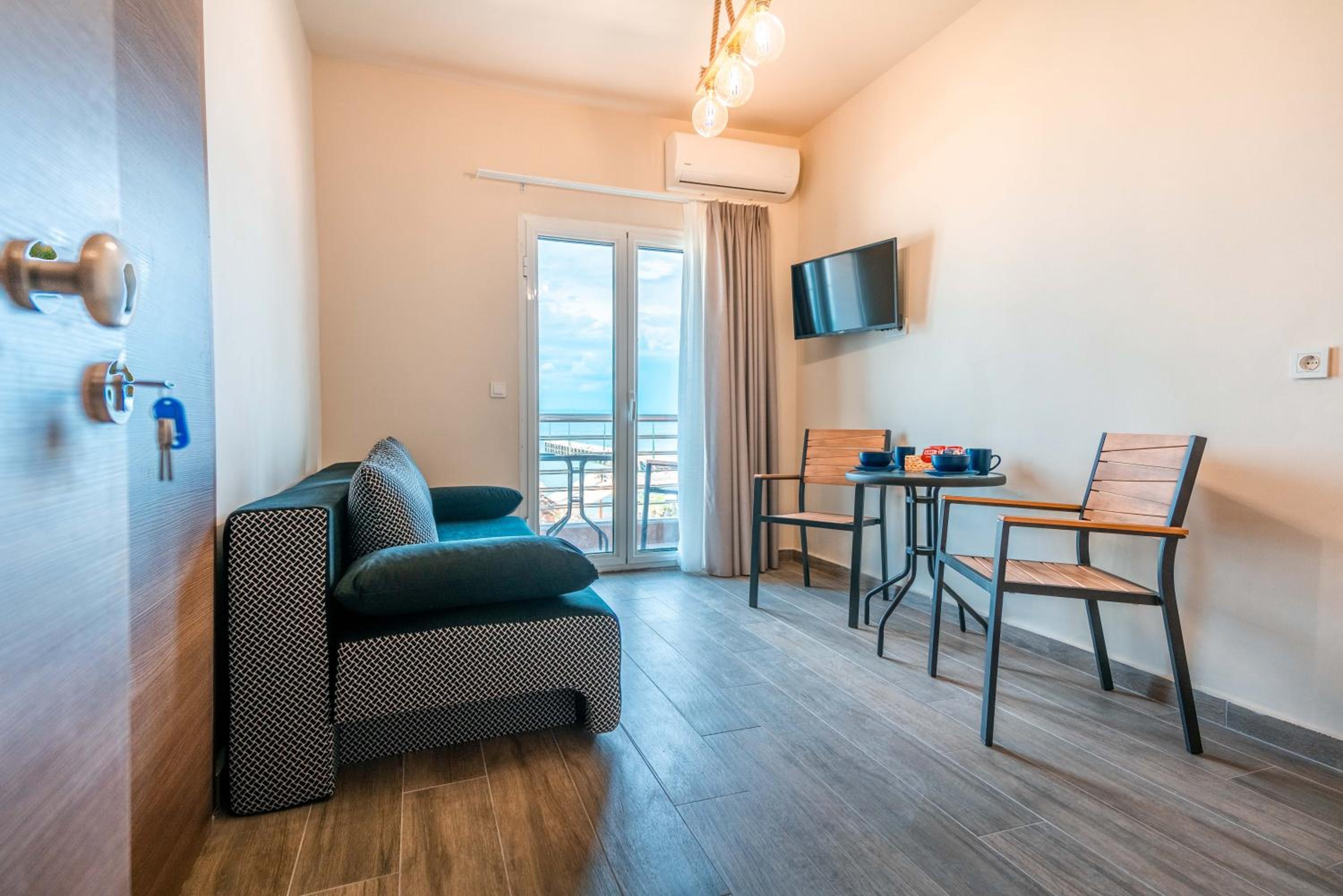 Family Room with Sea View photo 3