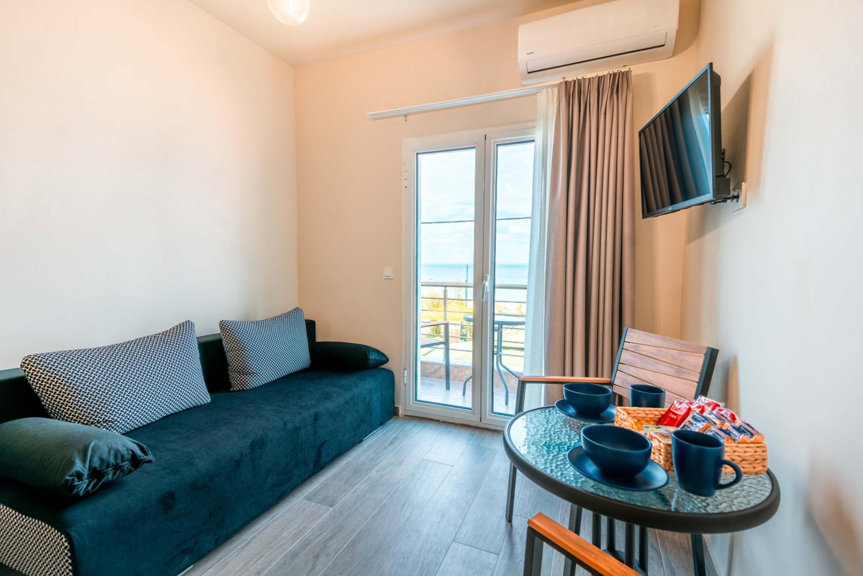 Family Room with Sea View photo 2