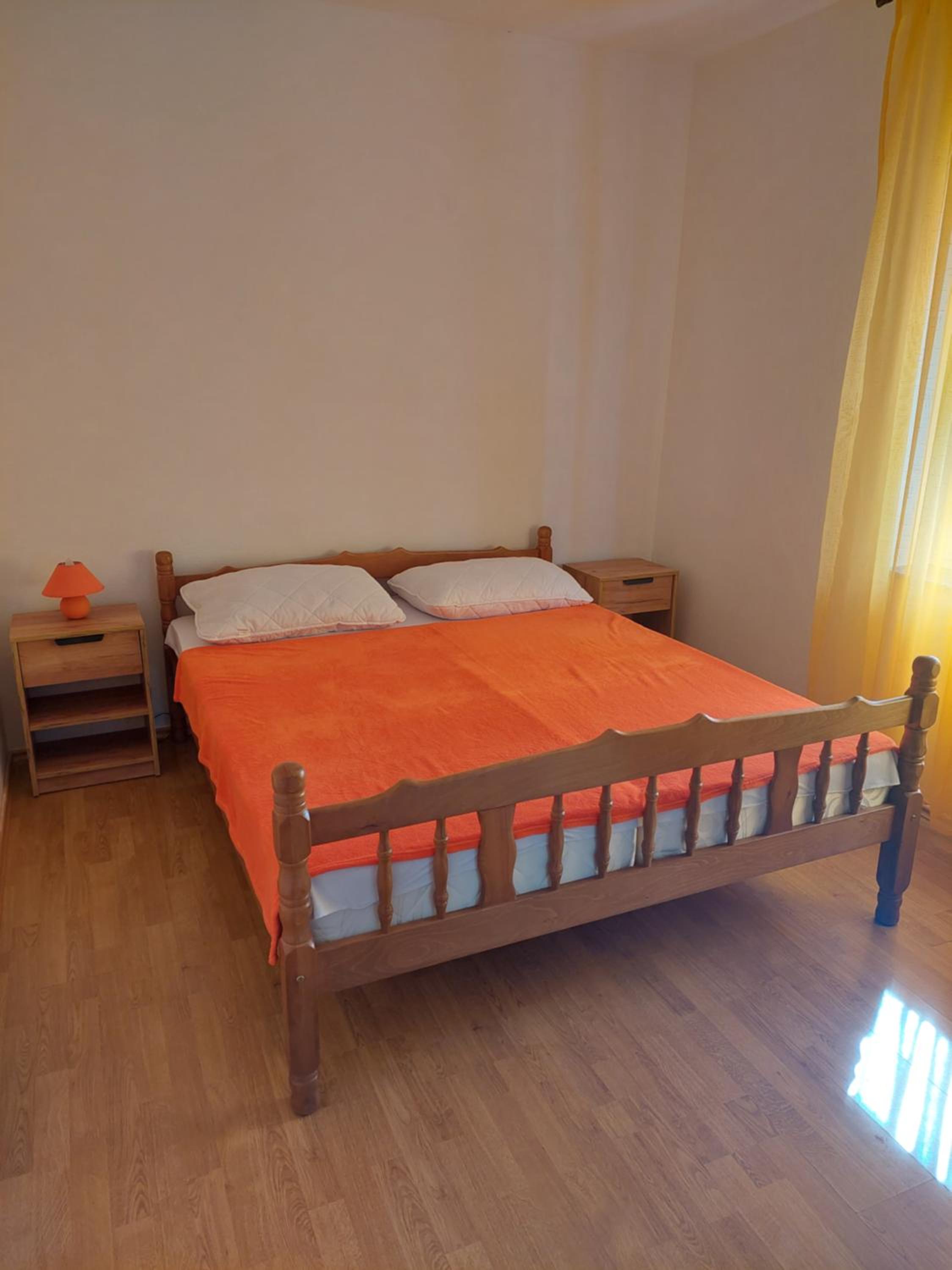 One-Bedroom Apartment - Photo 1