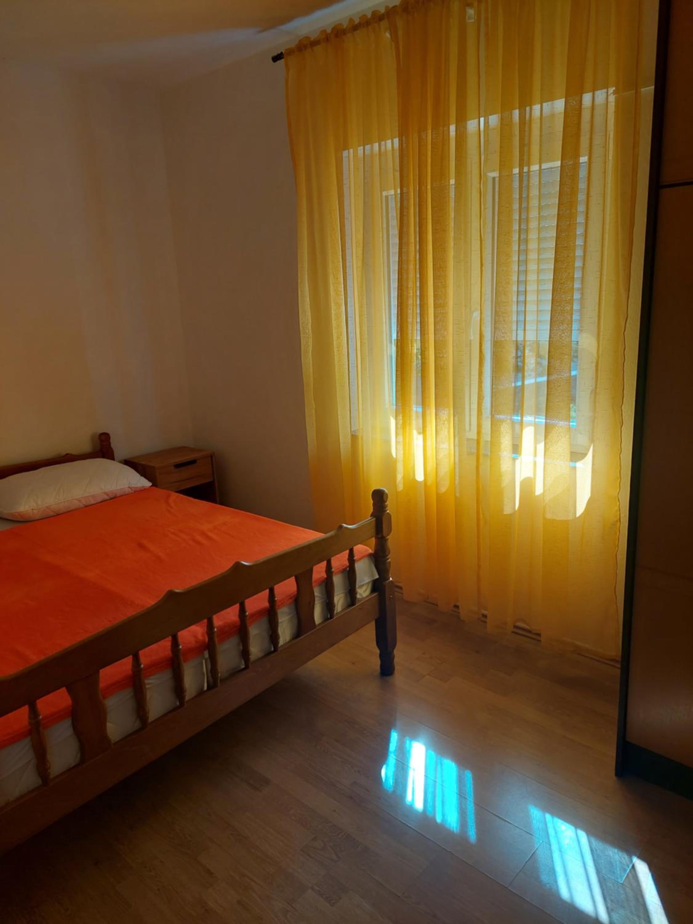 One-Bedroom Apartment - Photo 8
