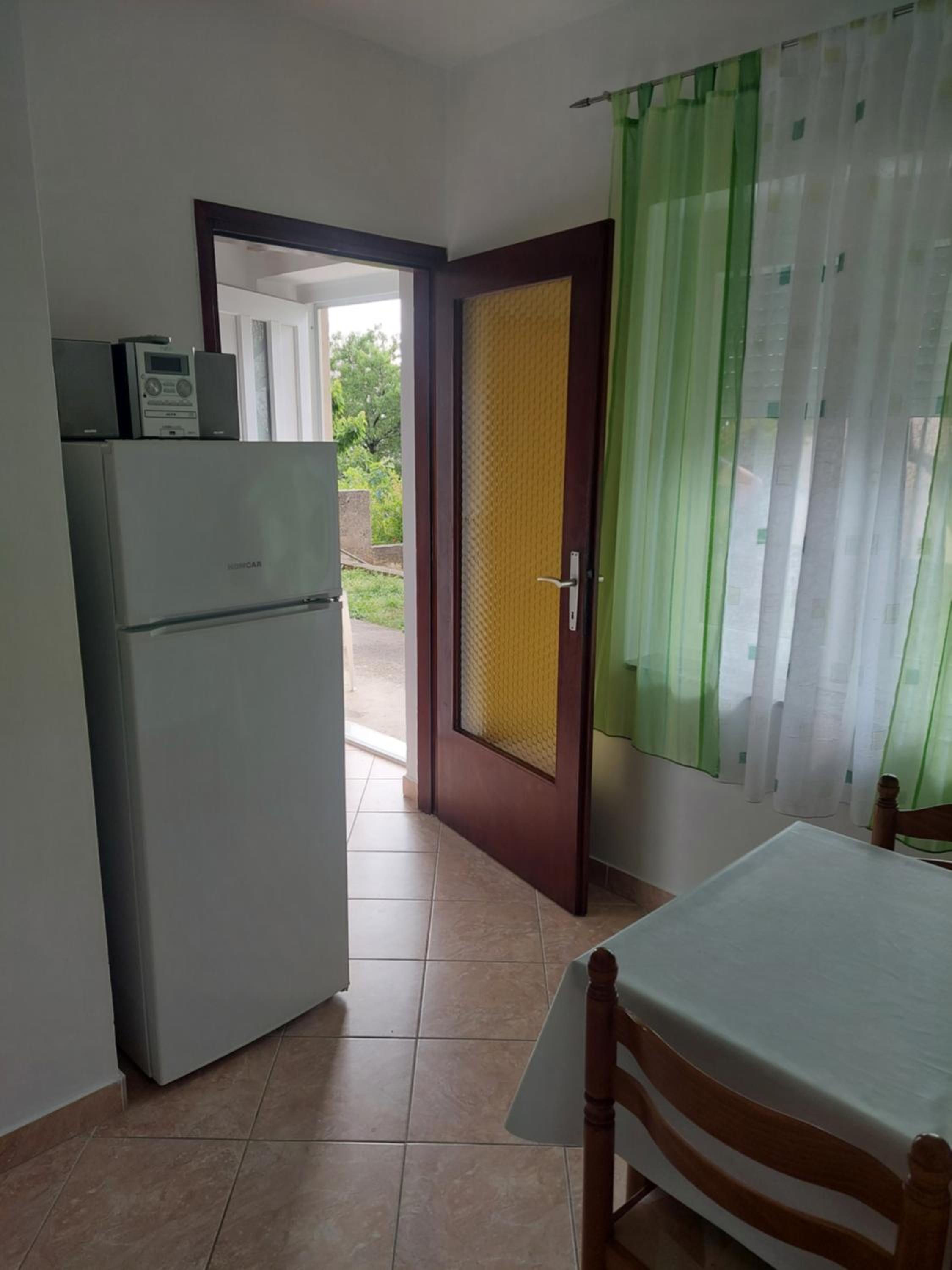 One-Bedroom Apartment - Photo 4