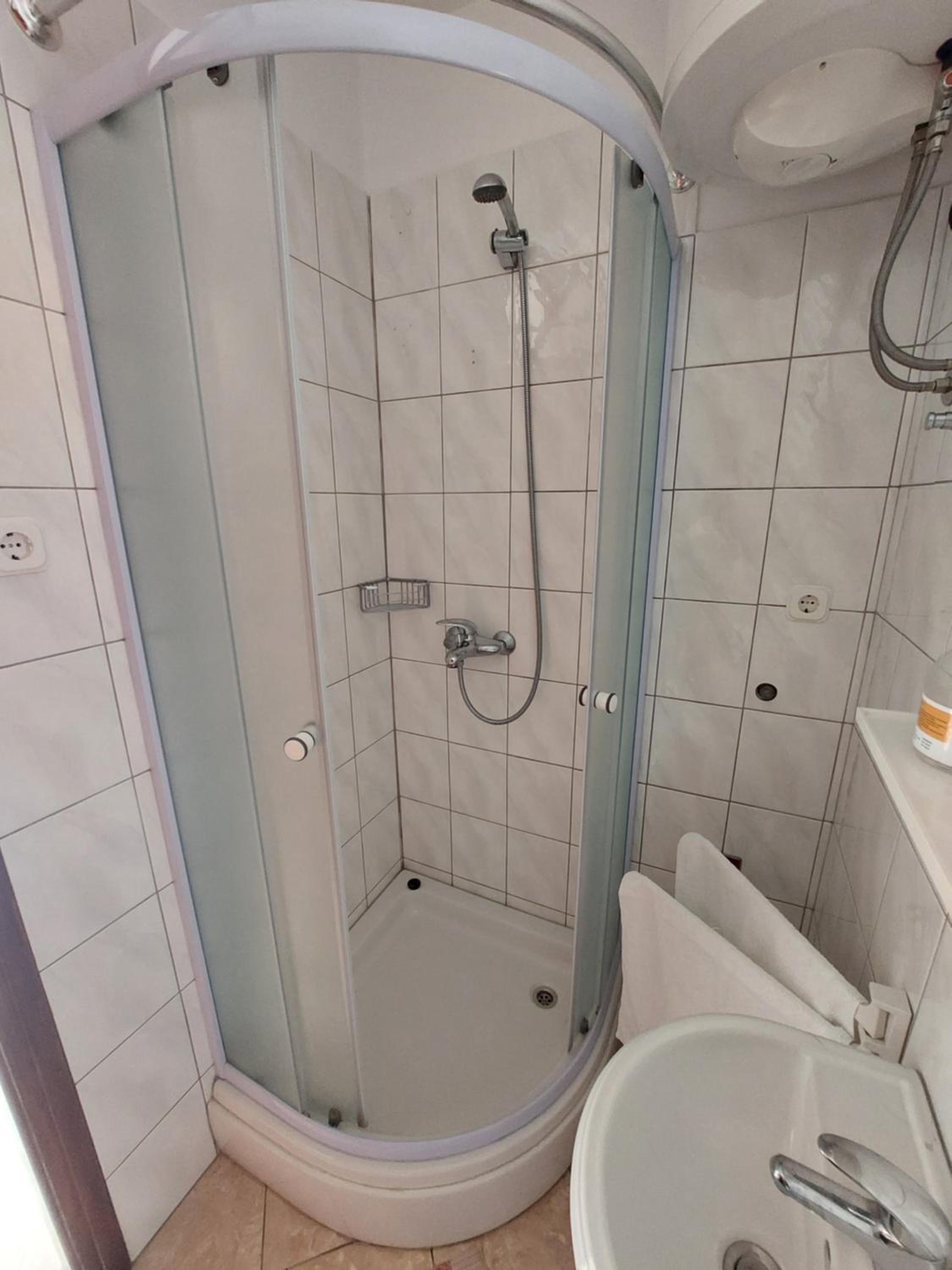 One-Bedroom Apartment - Photo 25