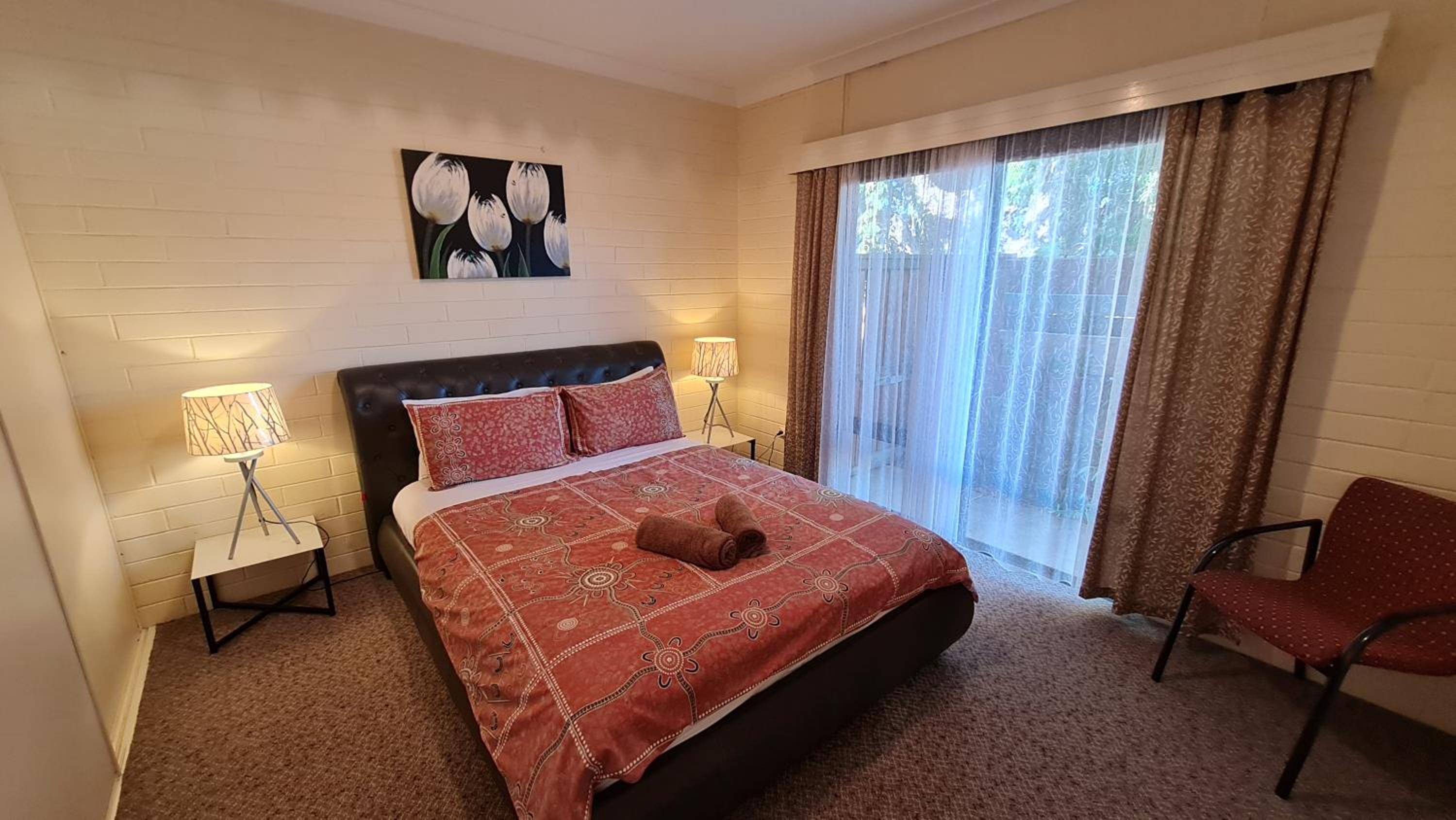 One-Bedroom Apartment photo 3