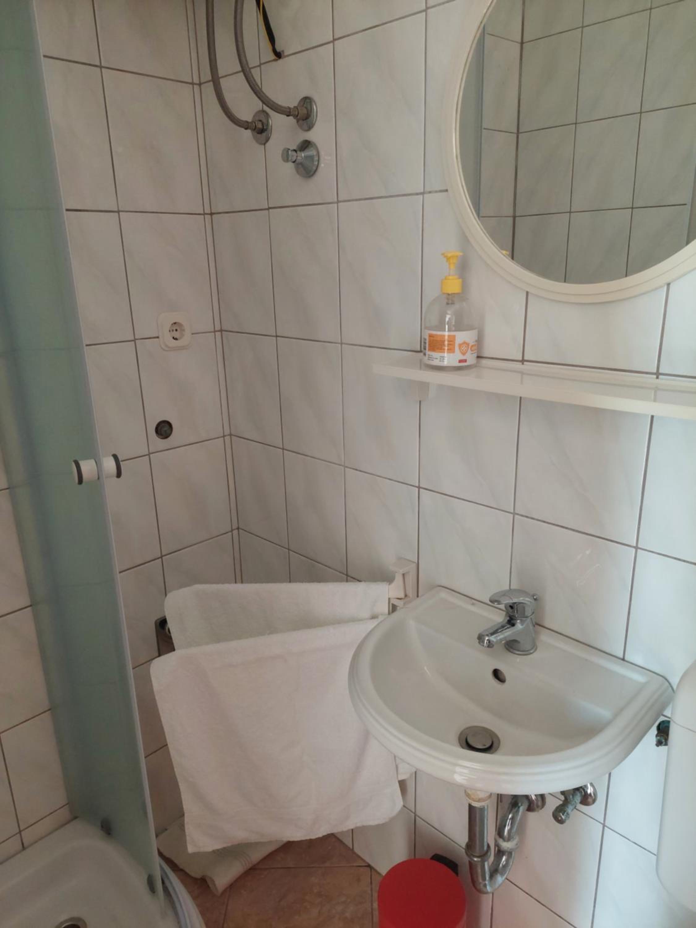 One-Bedroom Apartment - Photo 26