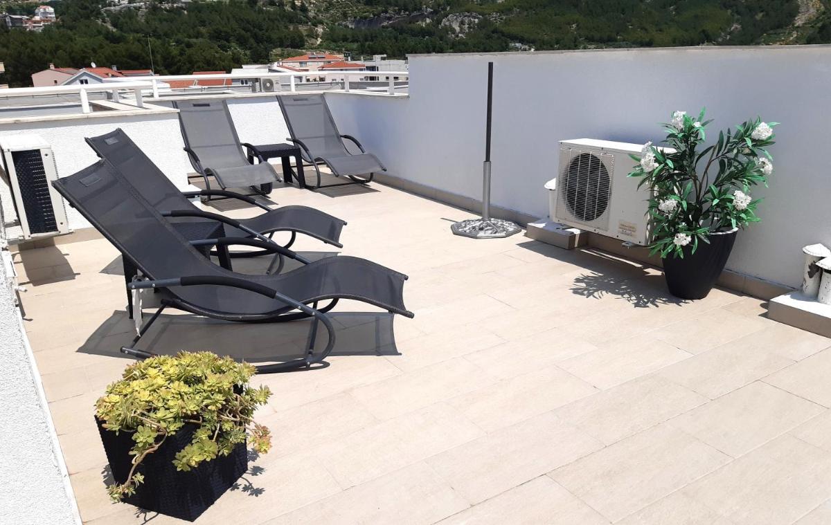 Apartment with Terrace