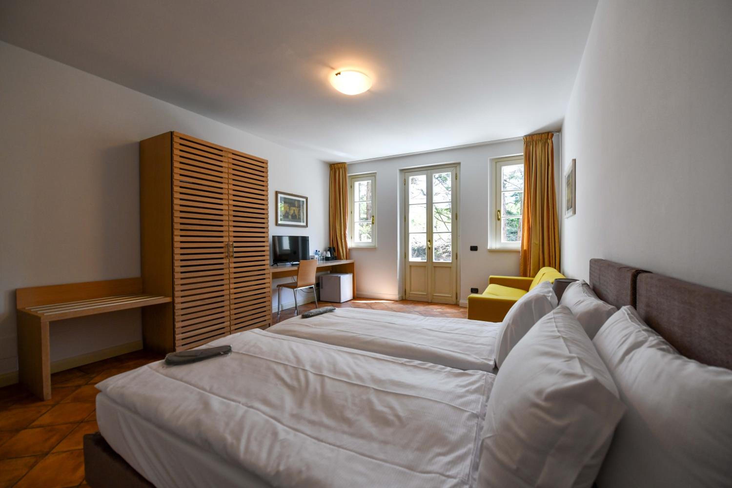 Standard Double or Twin Room photo 2
