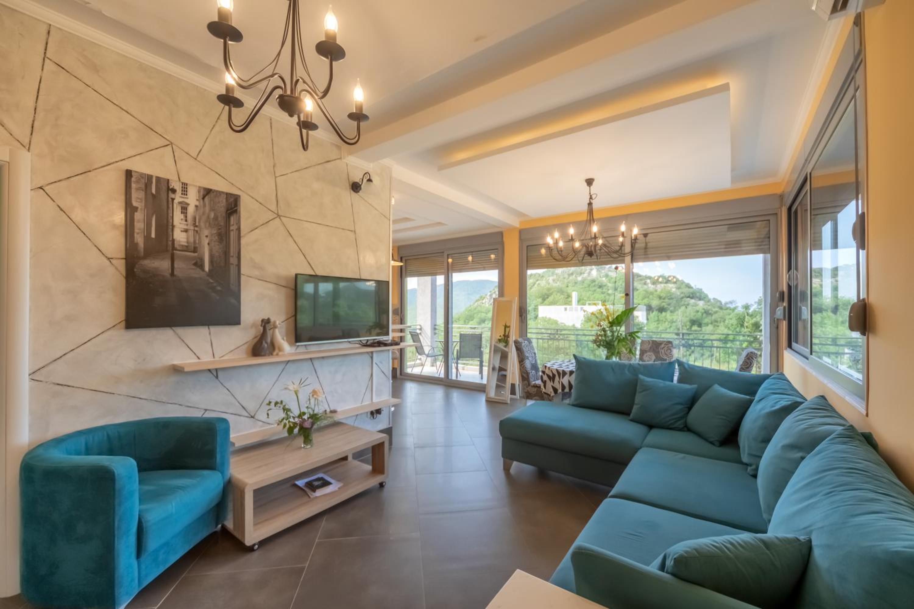 Comfort Two Bedroom Apartment with Sea View