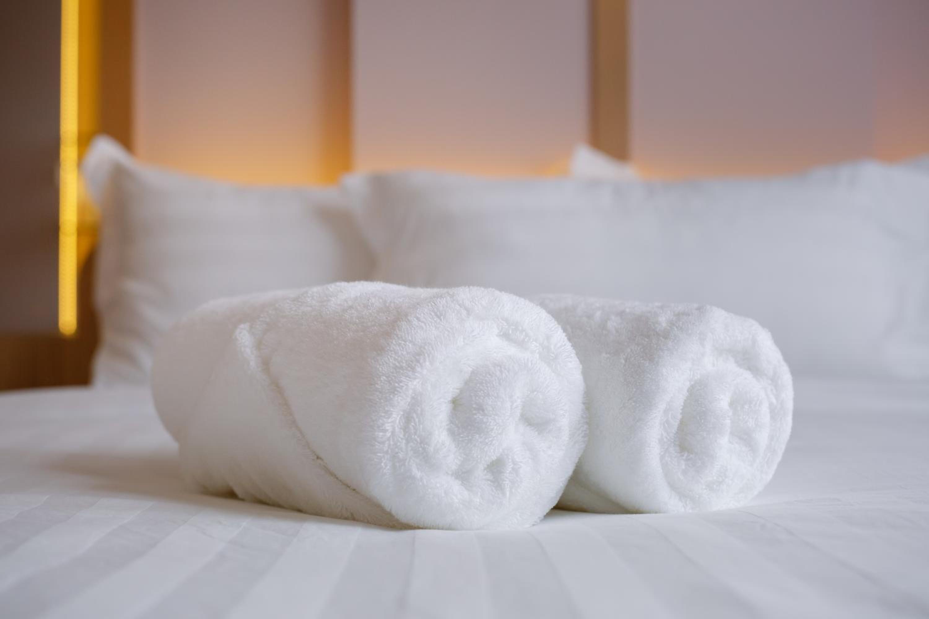 Deluxe King Room - Photo 4