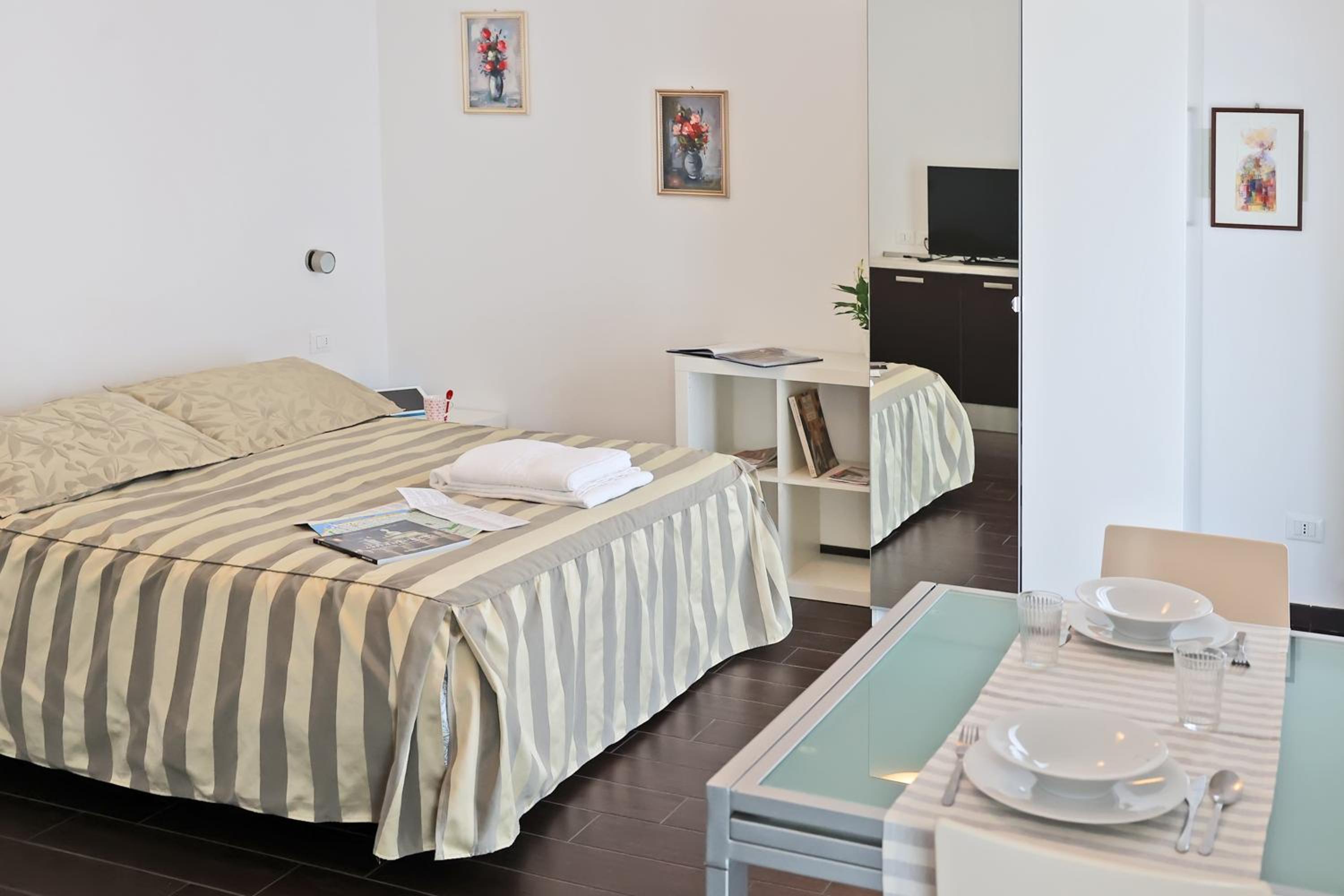 Studio Apartment