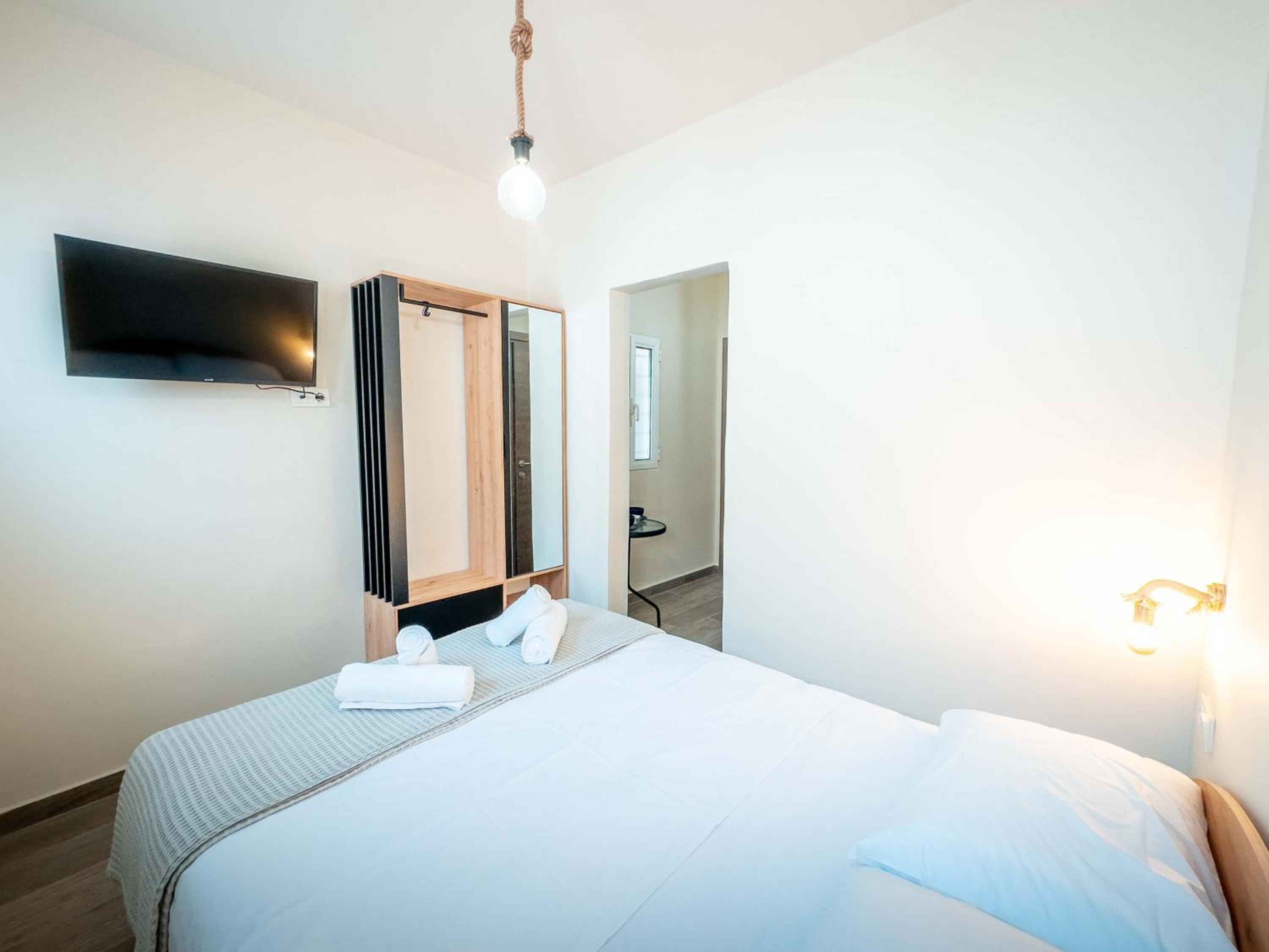 Economy Double Room photo 3