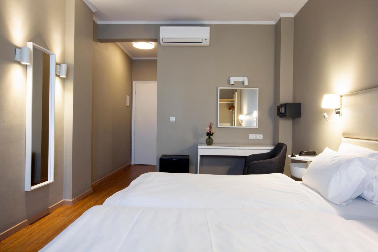 Twin Room - Photo 3