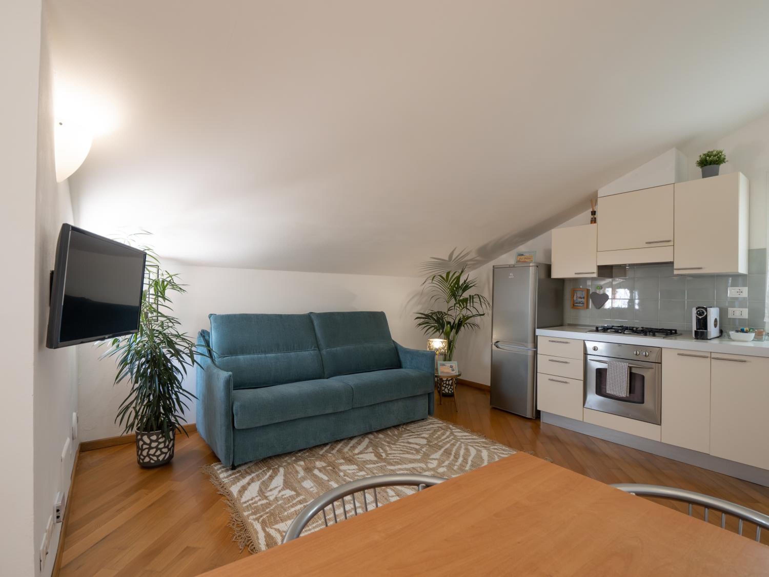 One-Bedroom Apartment photo 1