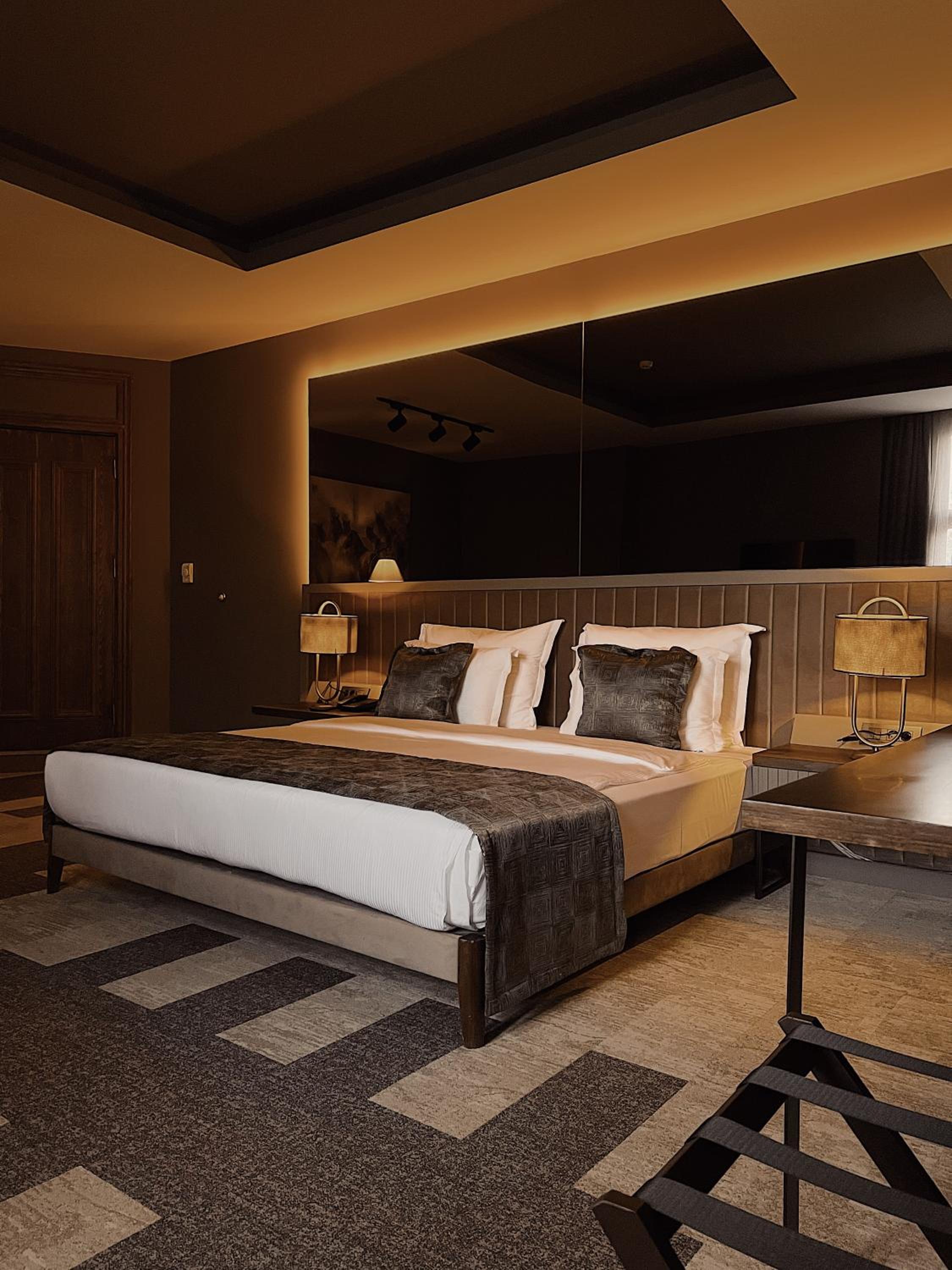 Suite - Photo 4