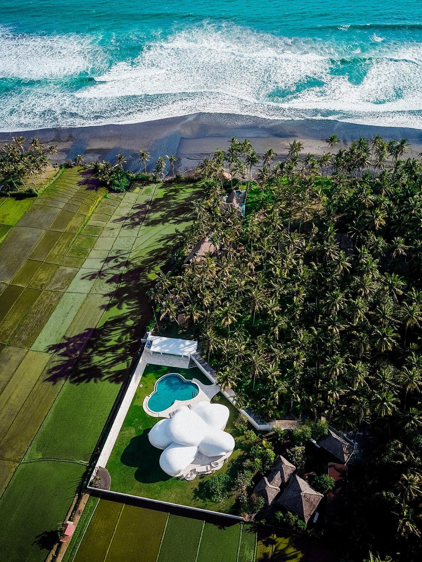 Three-Bedroom Villa - Photo 19