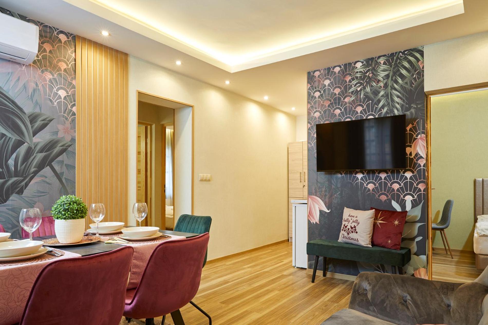 Three-Bedroom Deluxe Apartment photo 1
