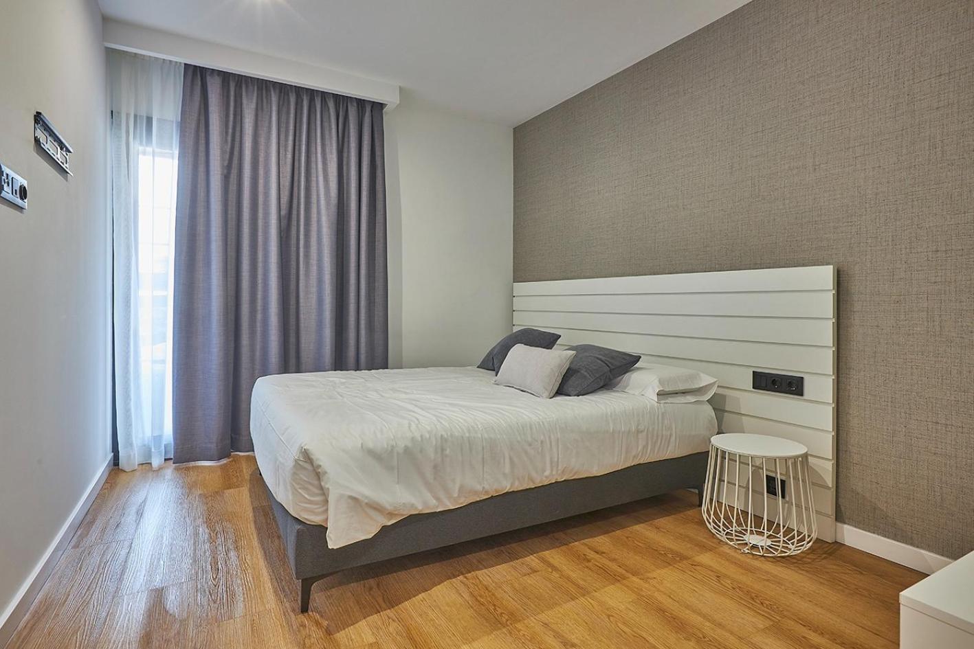 One-Bedroom Apartment photo 3